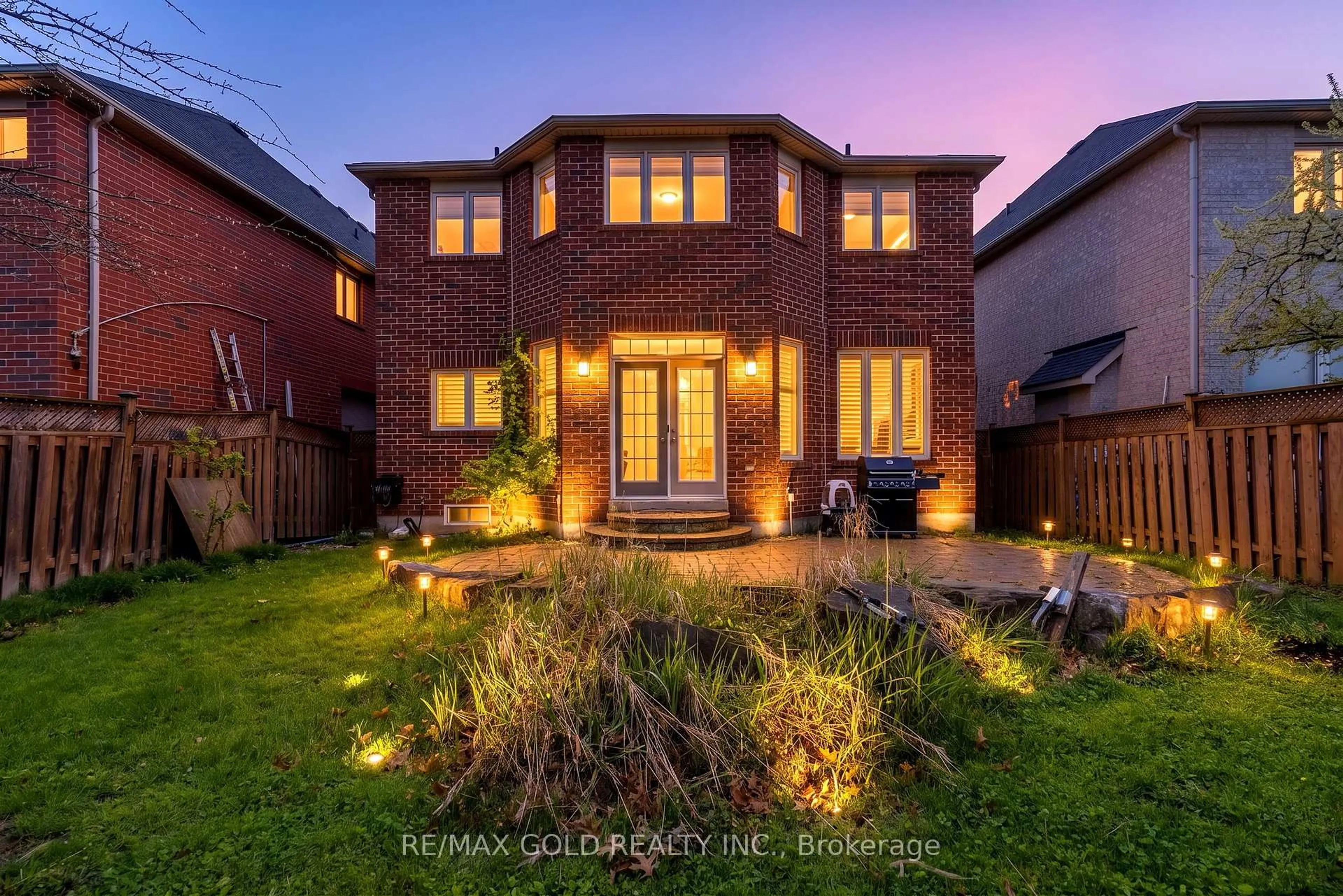Home with brick exterior material, street for 3377 Destination Dr, Mississauga Ontario L5M 7W6