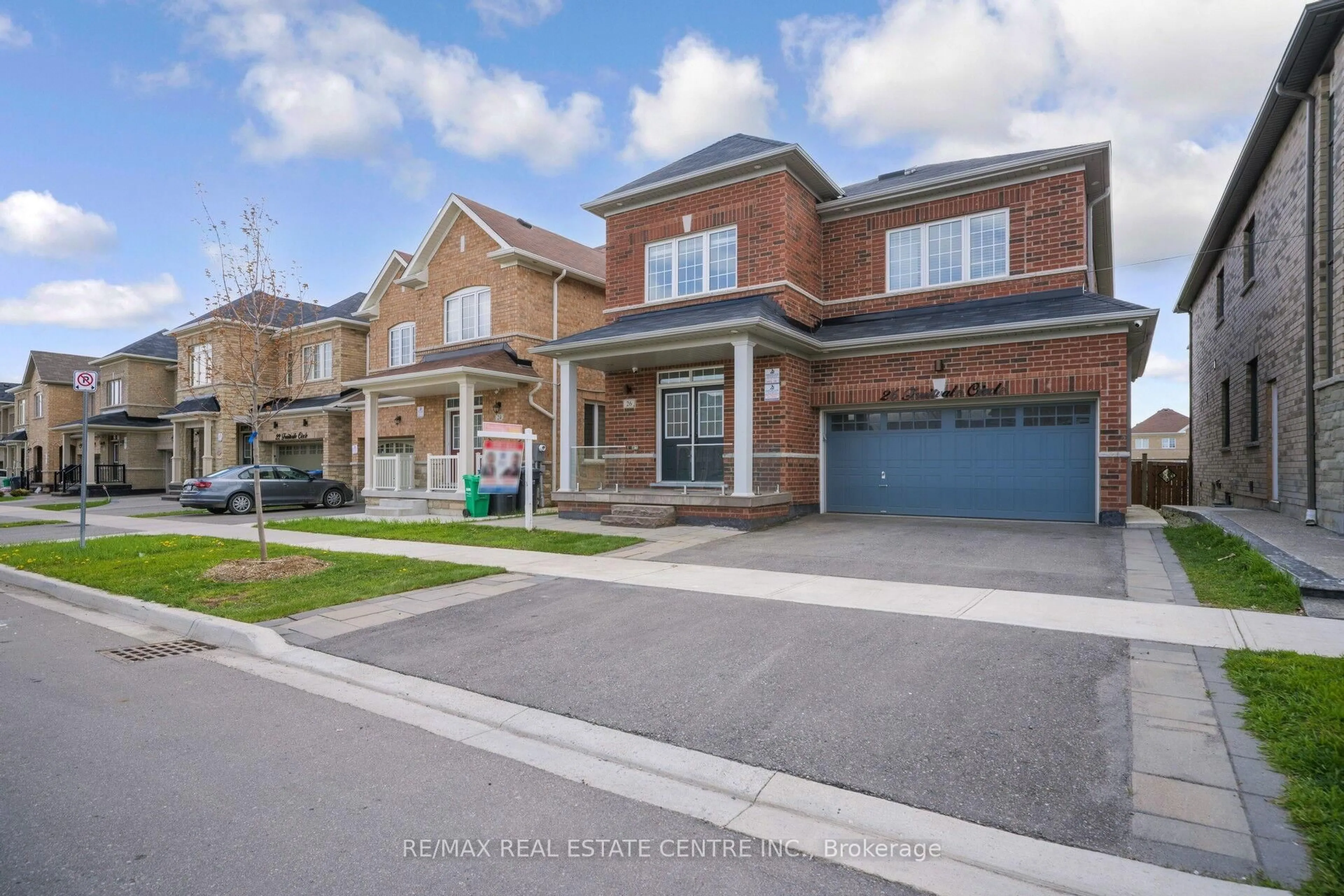 Home with brick exterior material, street for 26 Fruitvale Circ, Brampton Ontario L7A 5B8