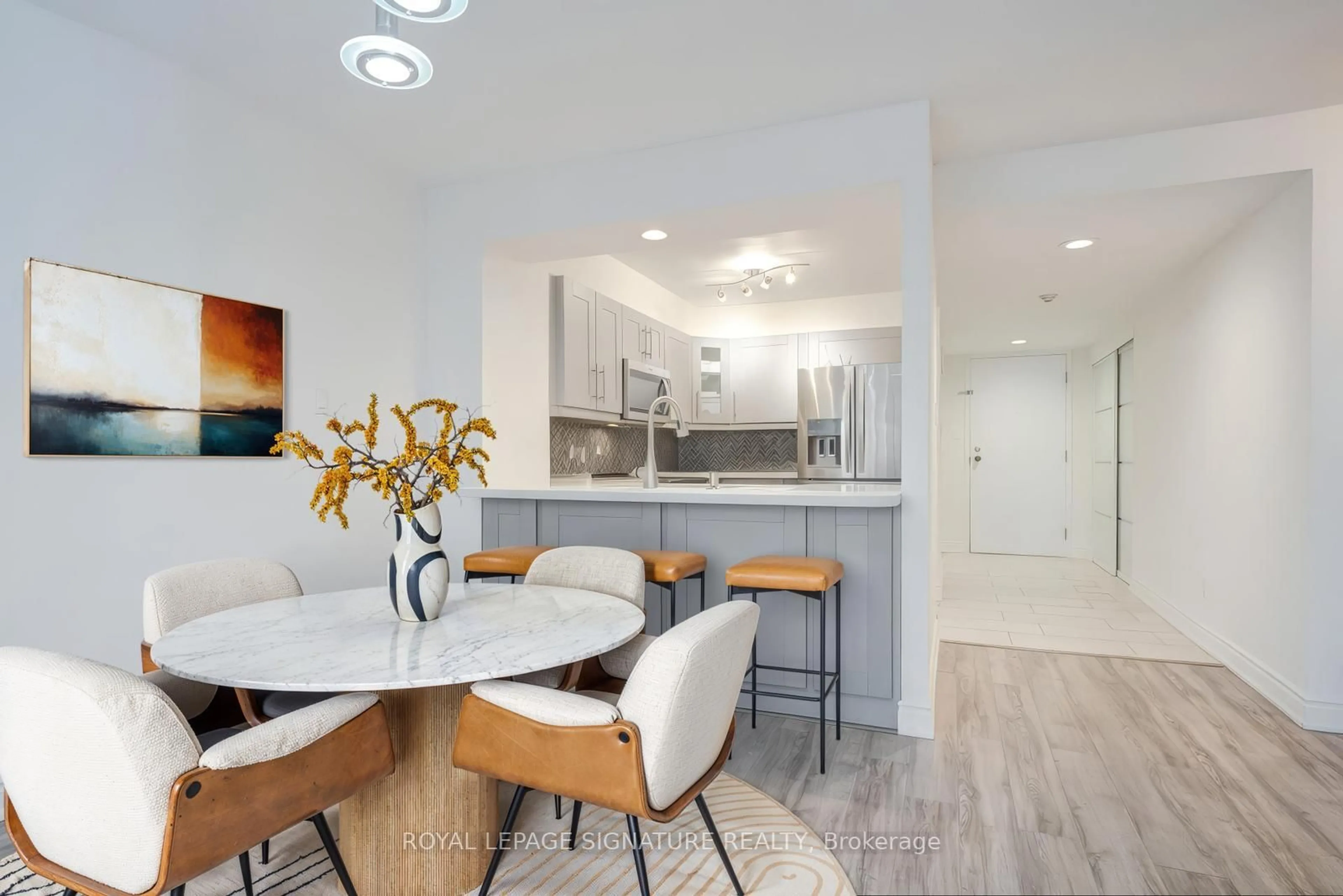 Open concept kitchen, unknown for 50 Eglinton Ave #1106, Mississauga Ontario L5R 3P5