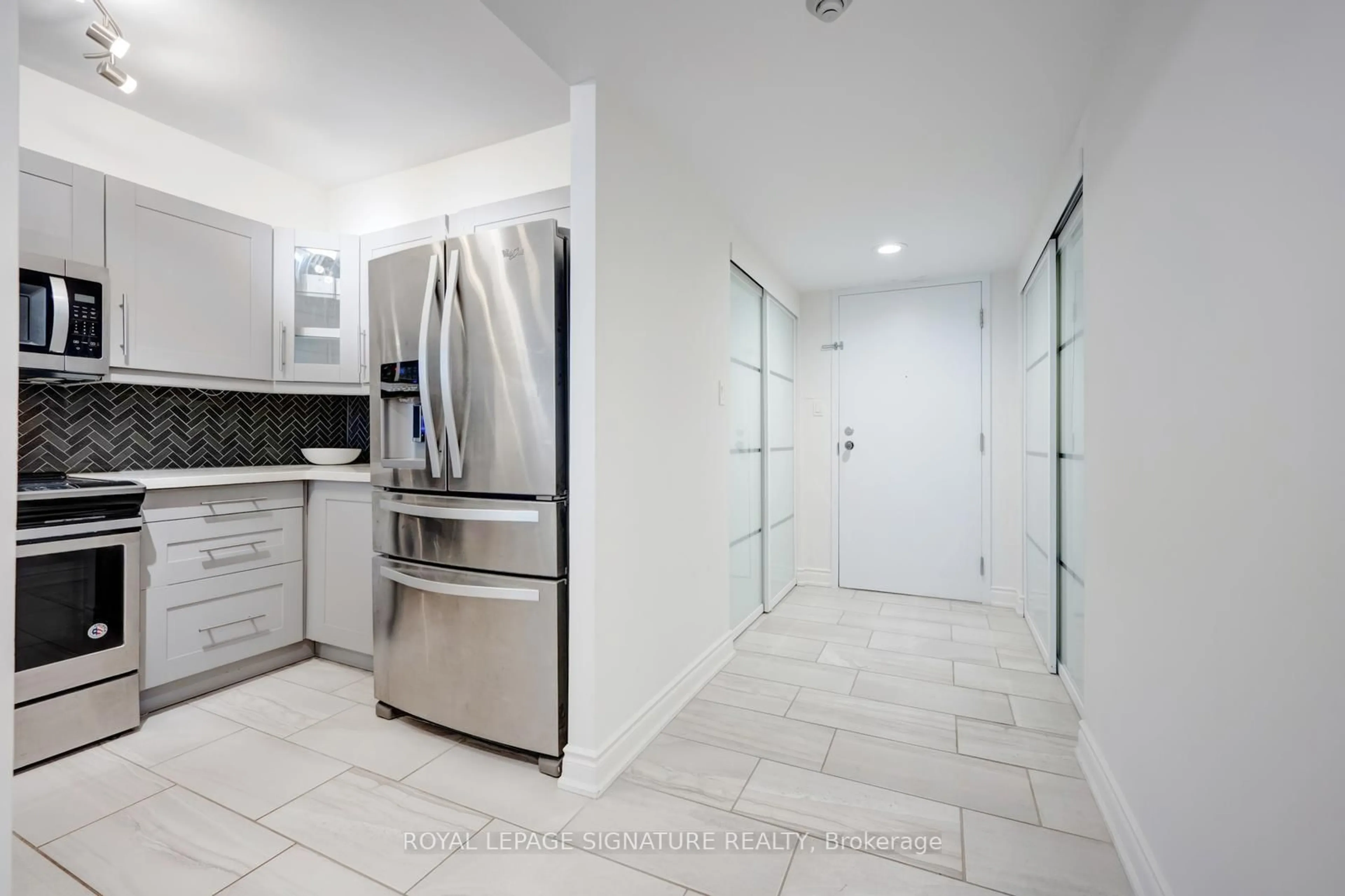 Unknown for 50 Eglinton Ave #1106, Mississauga Ontario L5R 3P5