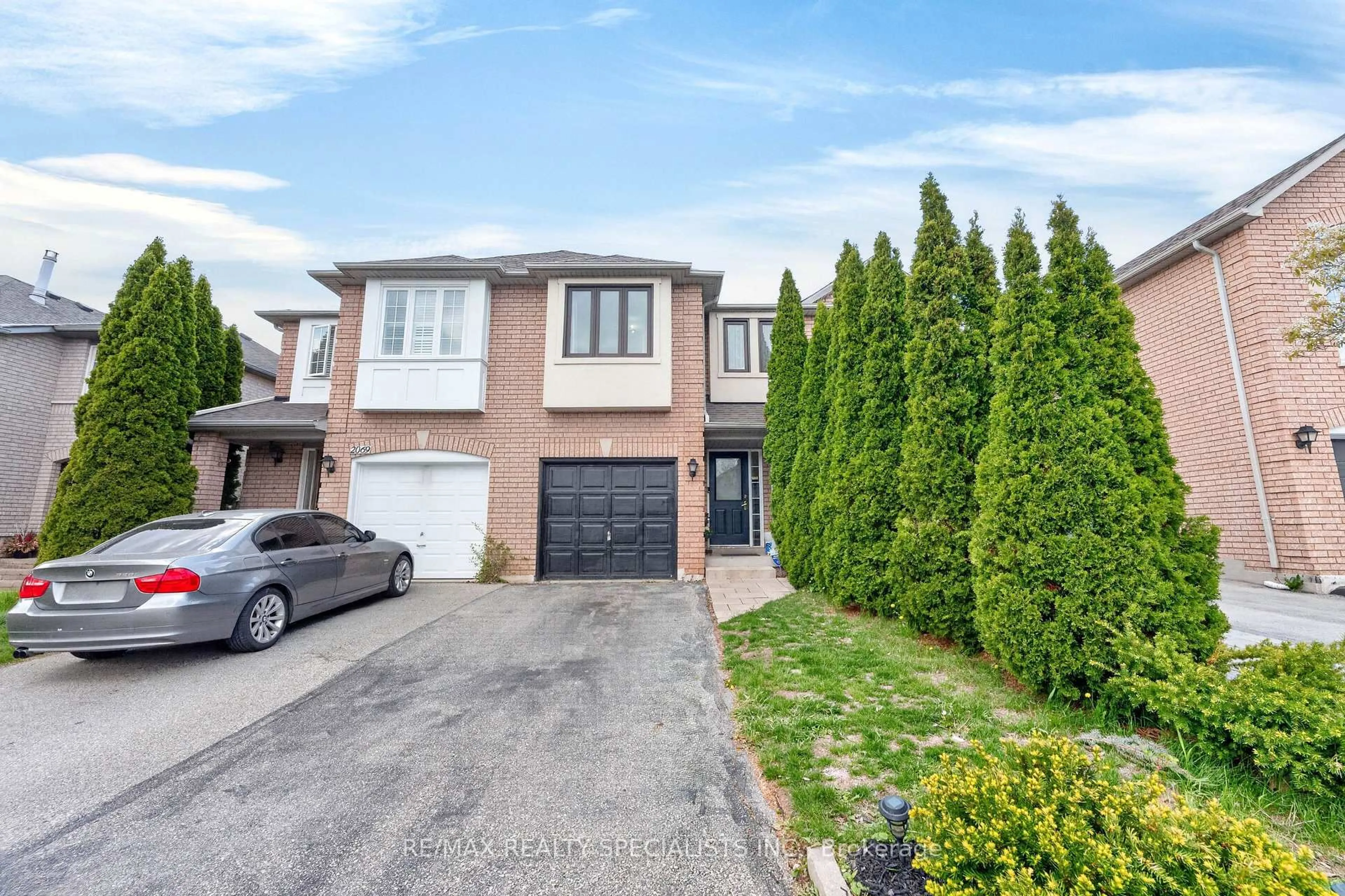 Home with brick exterior material, street for 2067 Golden Orchard Tr, Oakville Ontario L6M 3N5