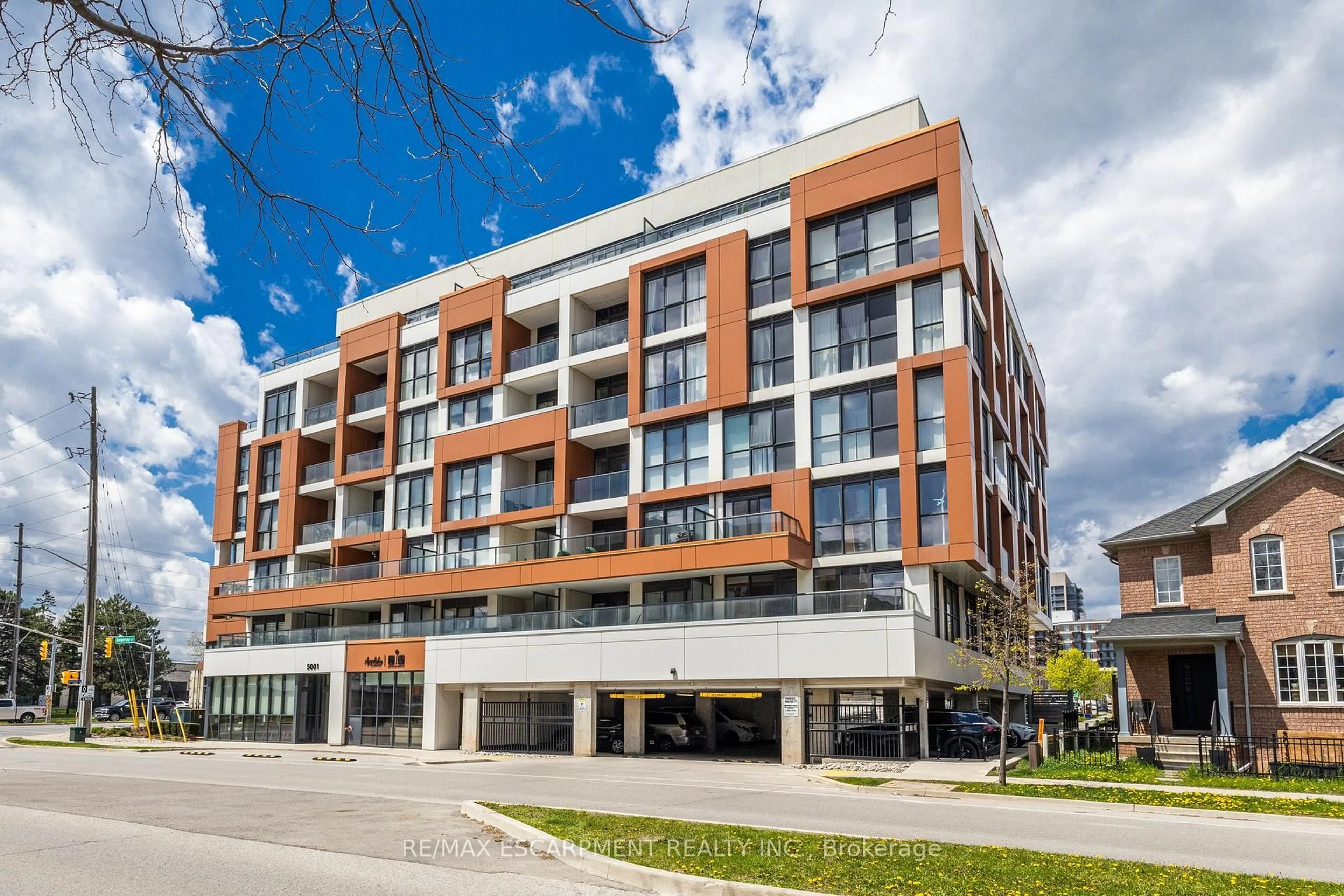 Unknown for 5001 Corporate Dr #204, Burlington Ontario L7L 0H5