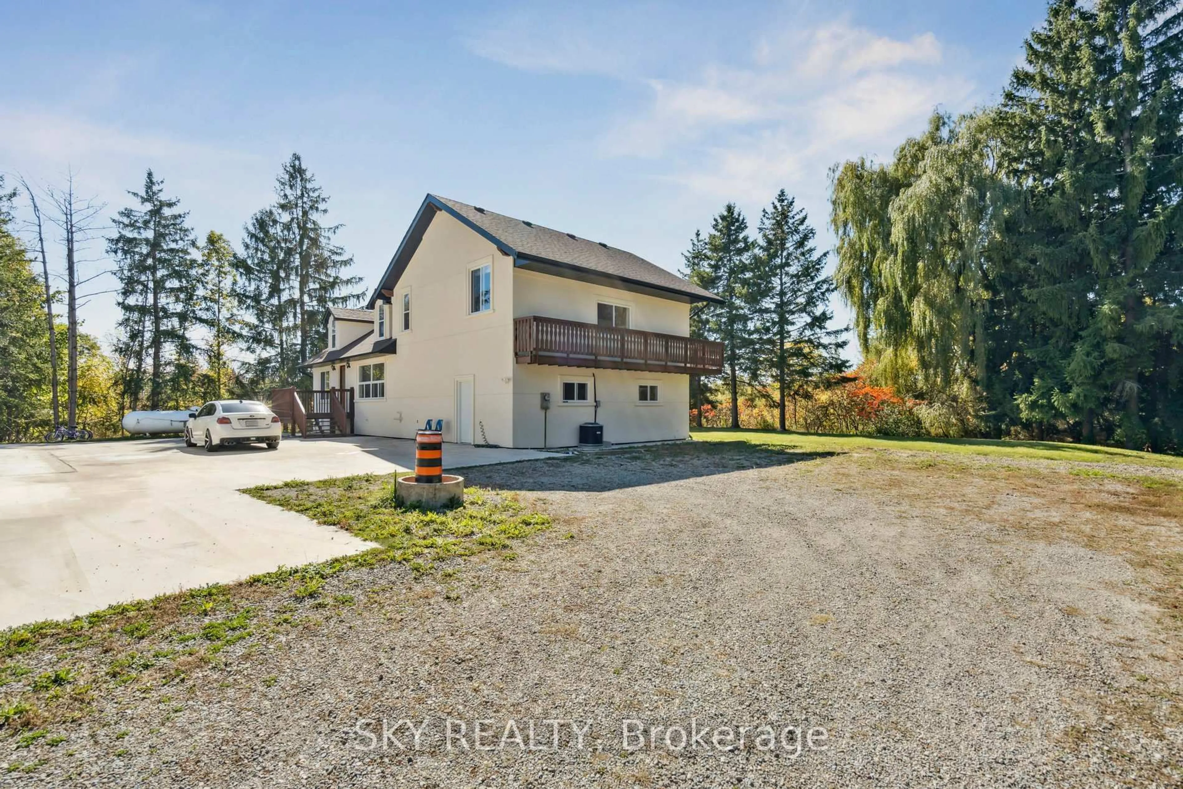 A pic from outside/outdoor area/front of a property/back of a property/a pic from drone, unknown for 12478 5 Line, Halton Hills Ontario L0P 1H0
