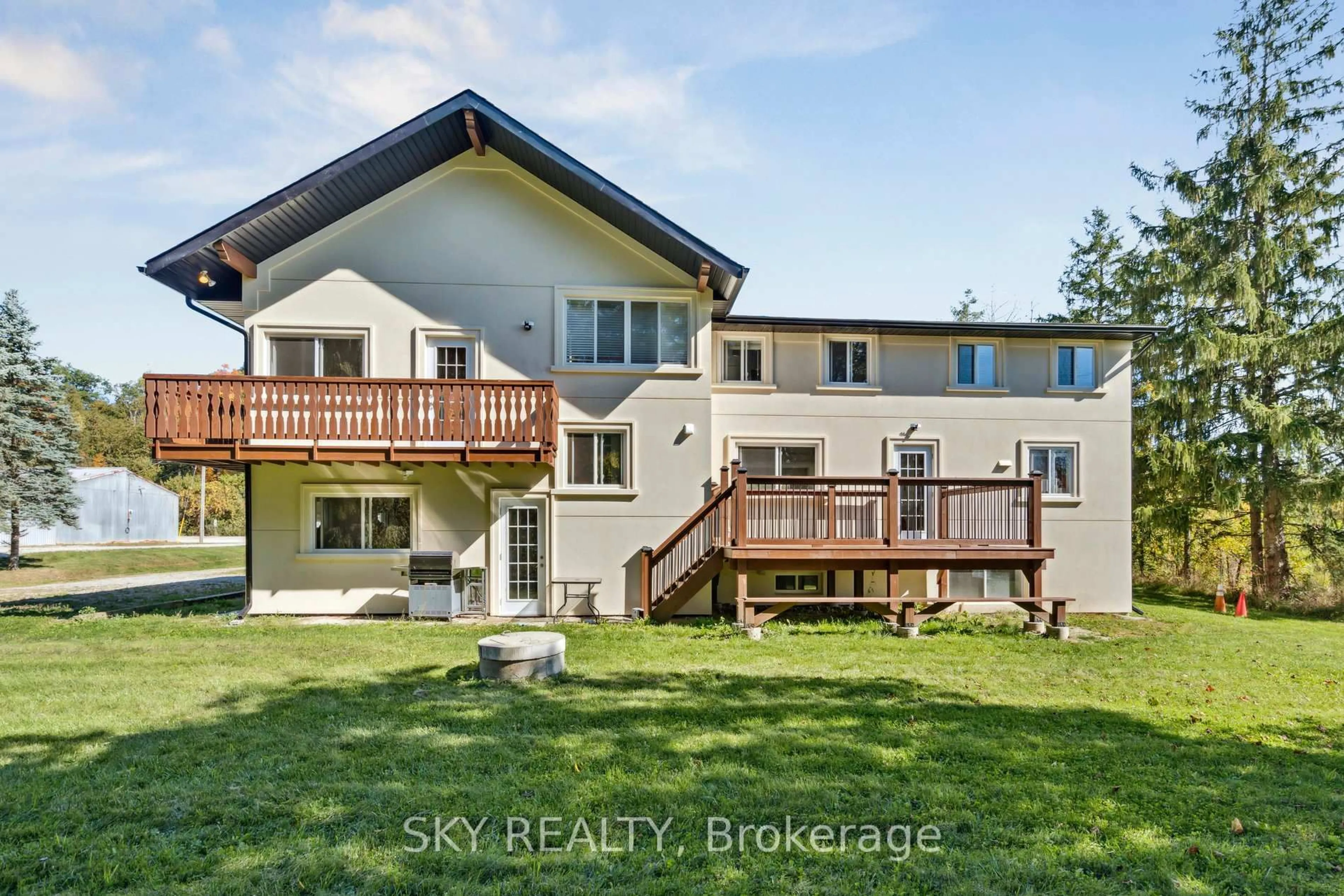 A pic from outside/outdoor area/front of a property/back of a property/a pic from drone, water/lake/river/ocean view for 12478 5 Line, Halton Hills Ontario L0P 1H0