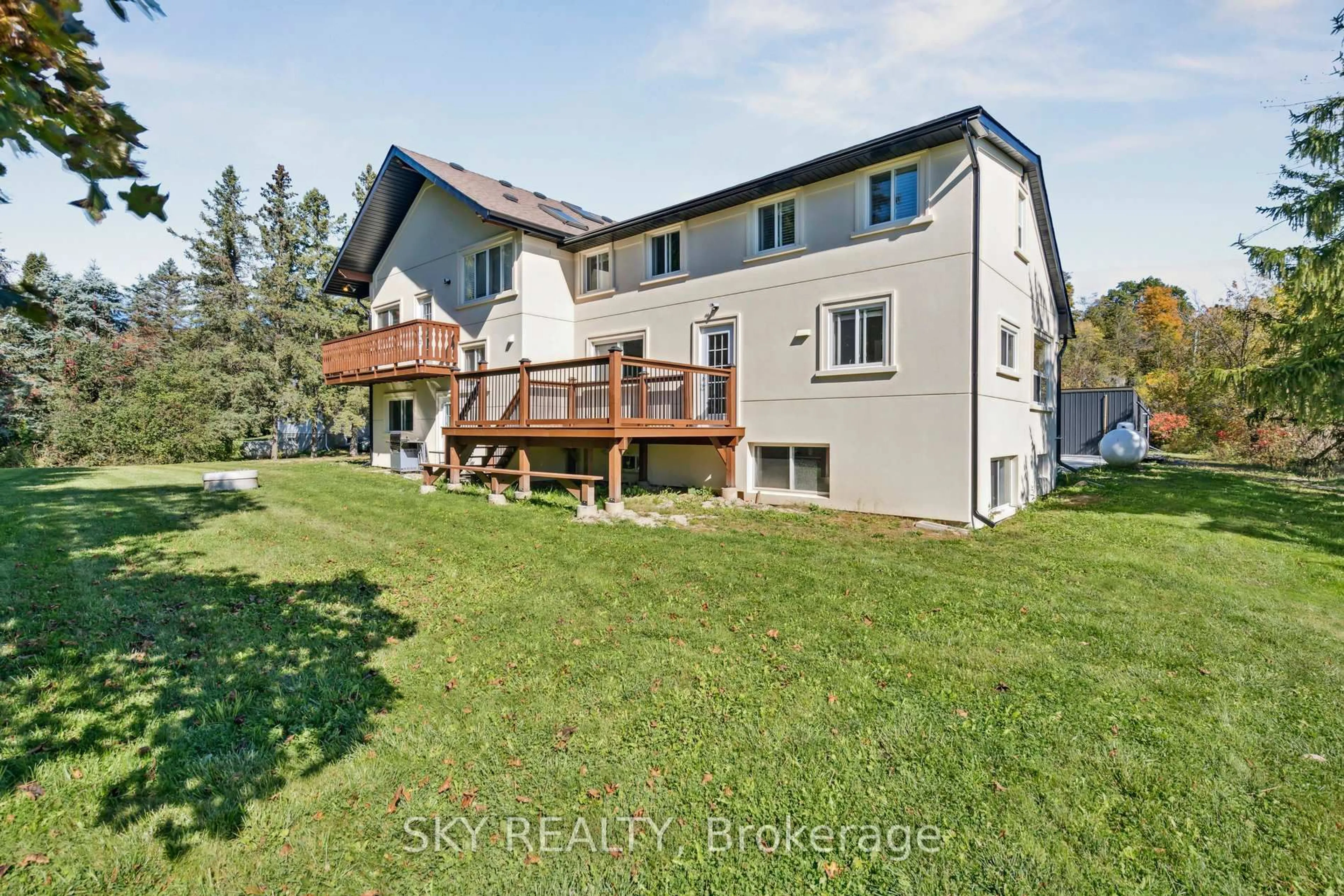 A pic from outside/outdoor area/front of a property/back of a property/a pic from drone, unknown for 12478 5 Line, Halton Hills Ontario L0P 1H0
