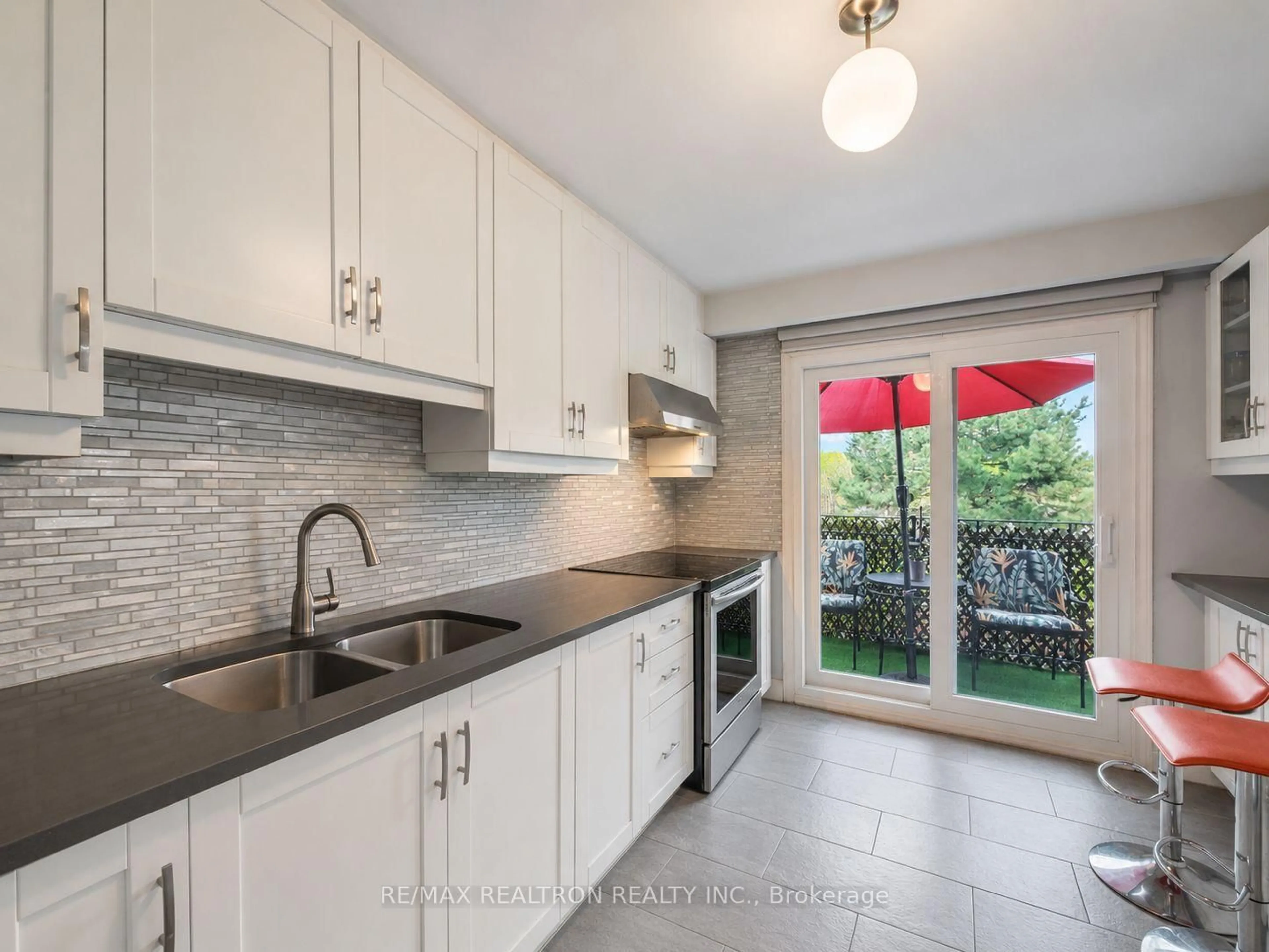 Unknown for 3525 Brandon Gate #59, Mississauga Ontario L4T 3M3