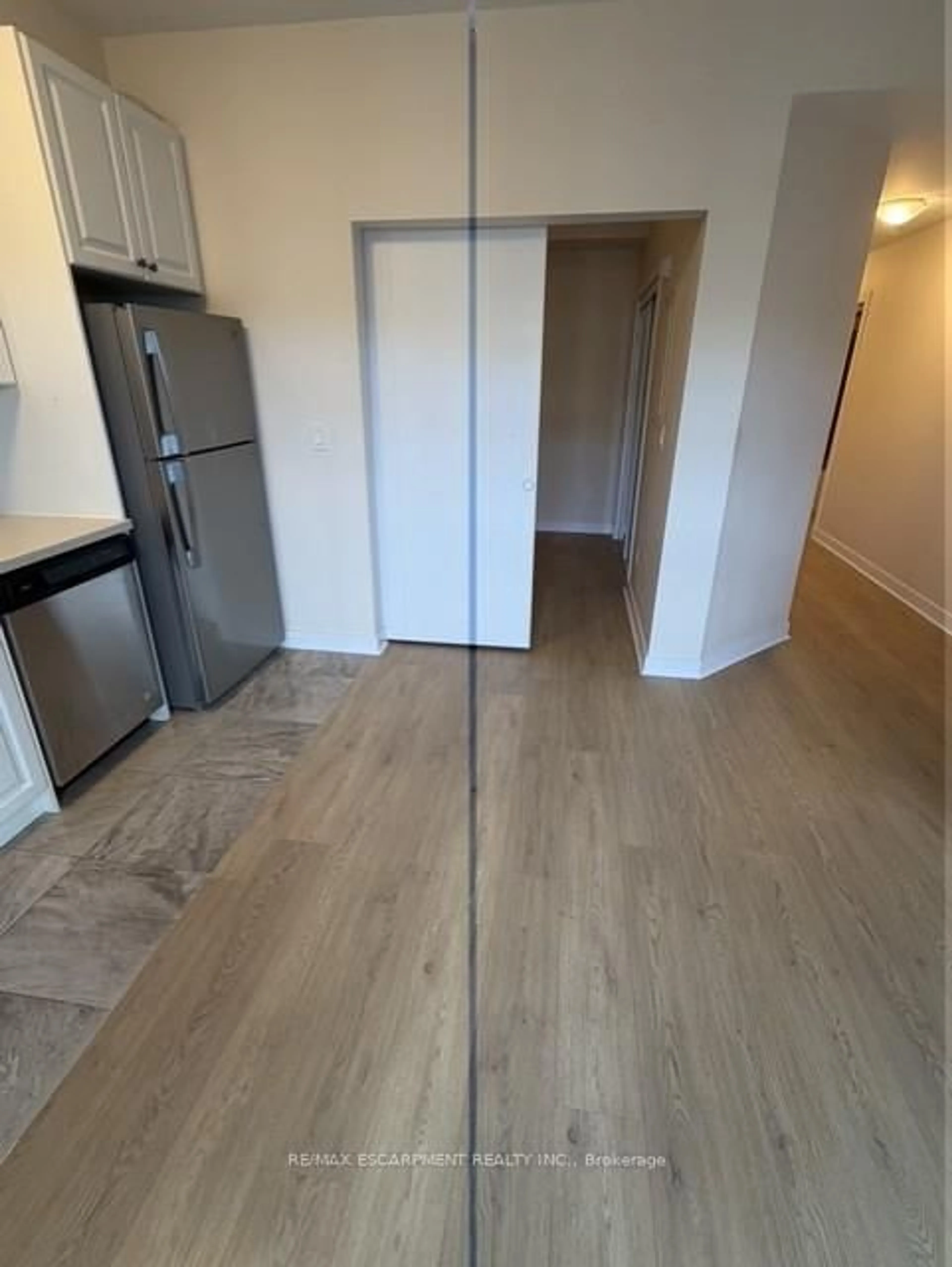 A pic of a room for 2490 Old Bronte Rd #730, Oakville Ontario L8M 0Y5