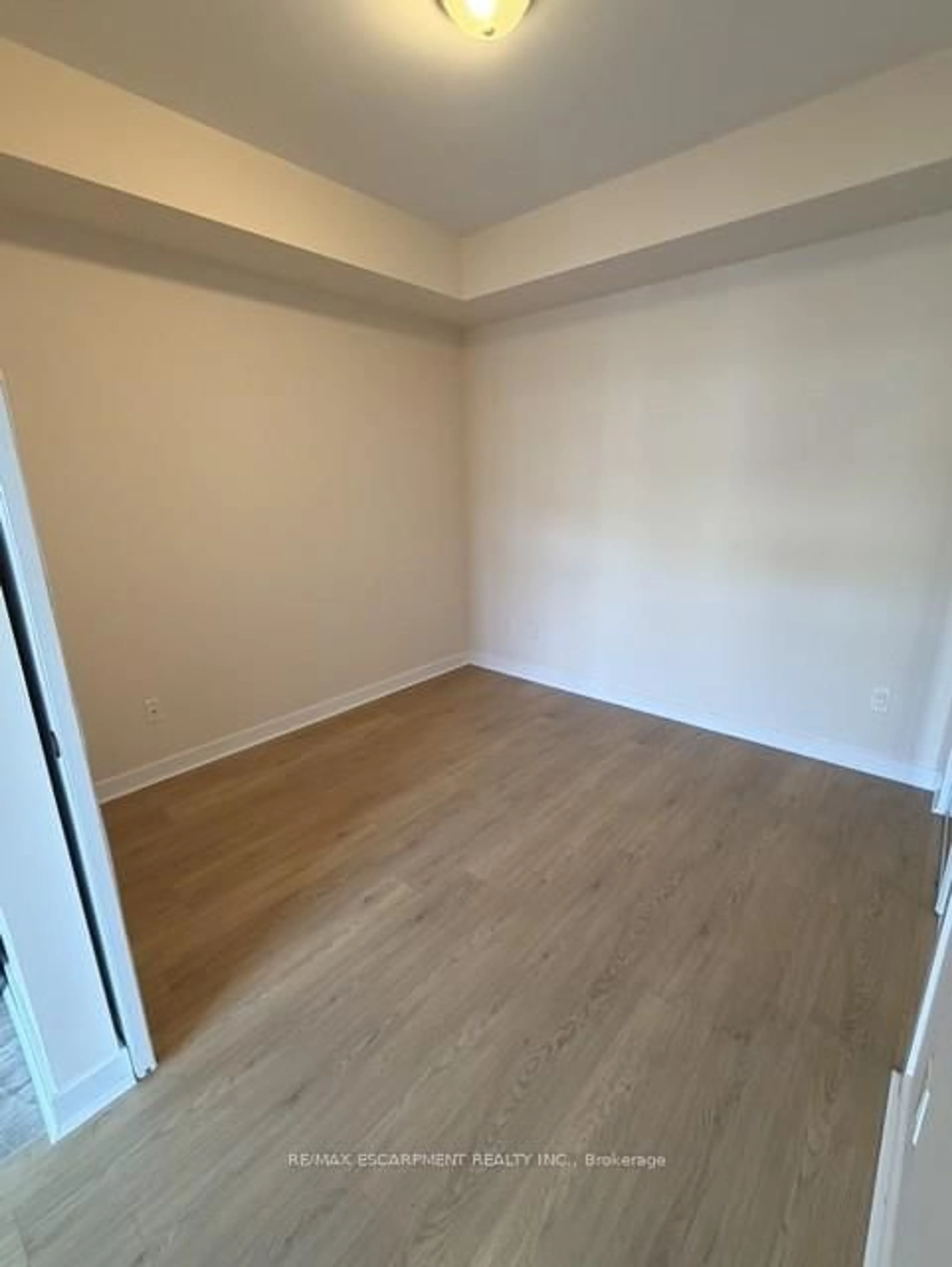 A pic of a room for 2490 Old Bronte Rd #730, Oakville Ontario L8M 0Y5