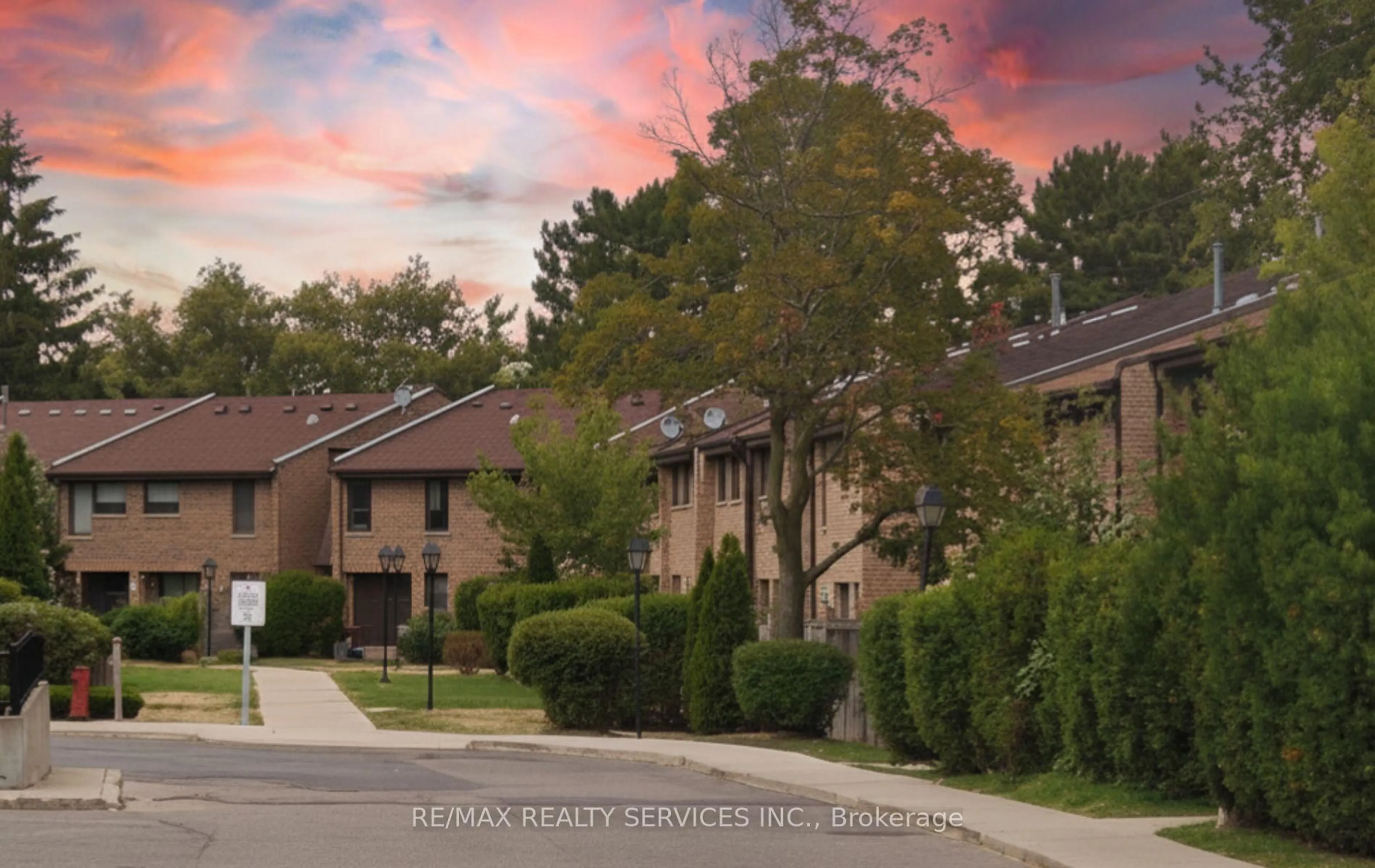 Unknown for 2605 Woodchester Dr #50, Mississauga Ontario L5K 2E3