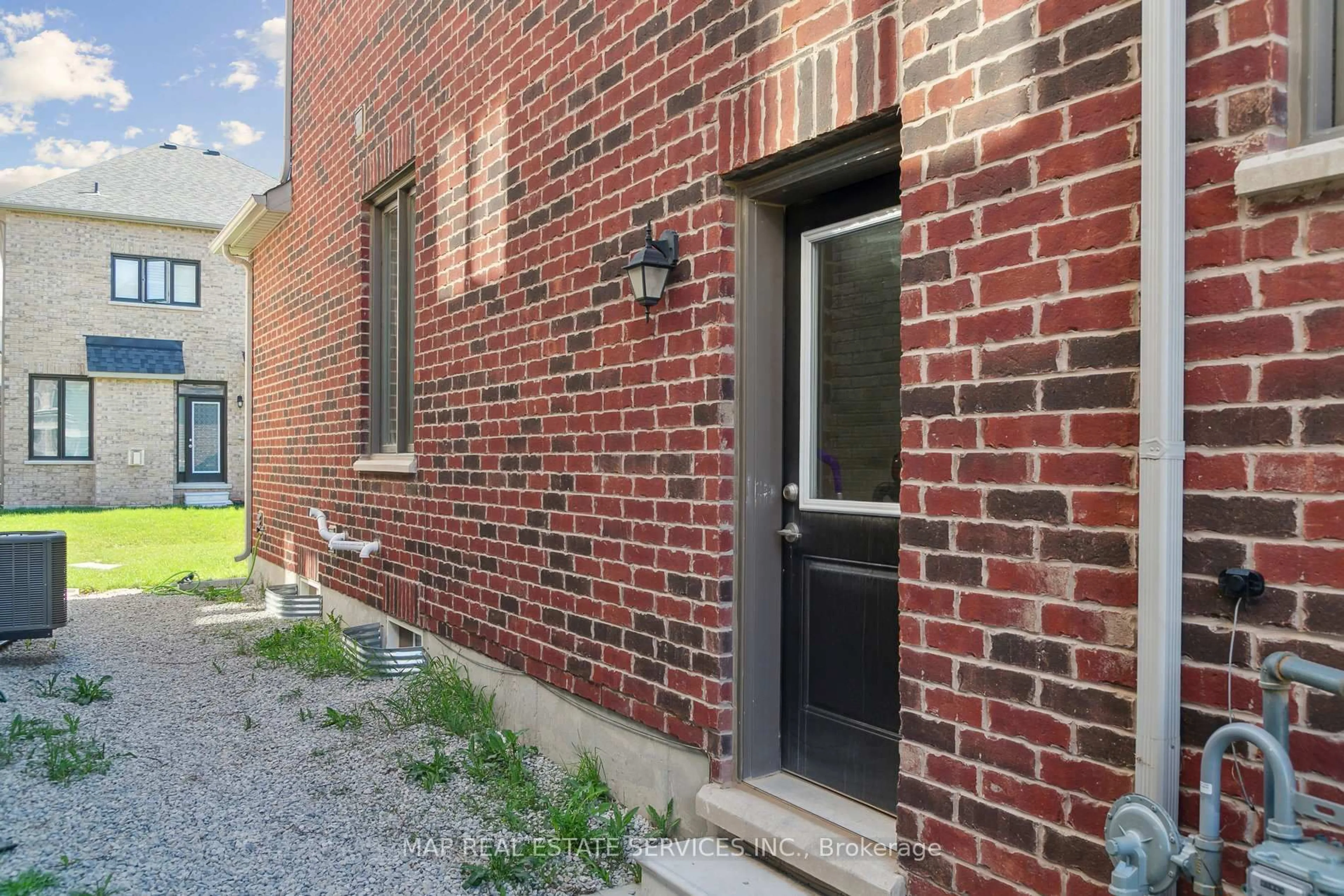 Home with brick exterior material, street for 1515 Kovachik Blvd, Milton Ontario L9E 1T4