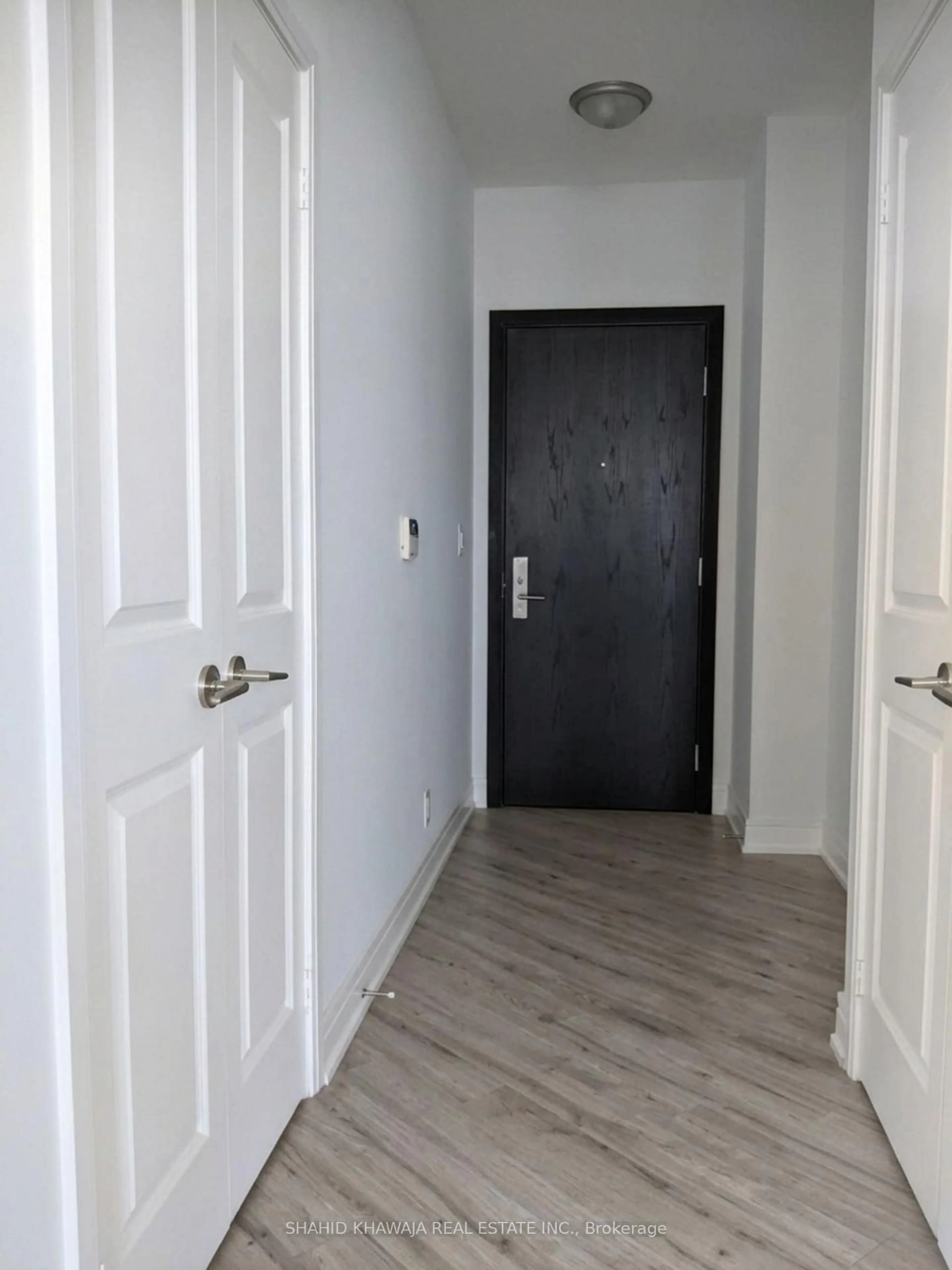 Indoor foyer for 80 Absolute Ave #1703, Mississauga Ontario L4Z 0A5