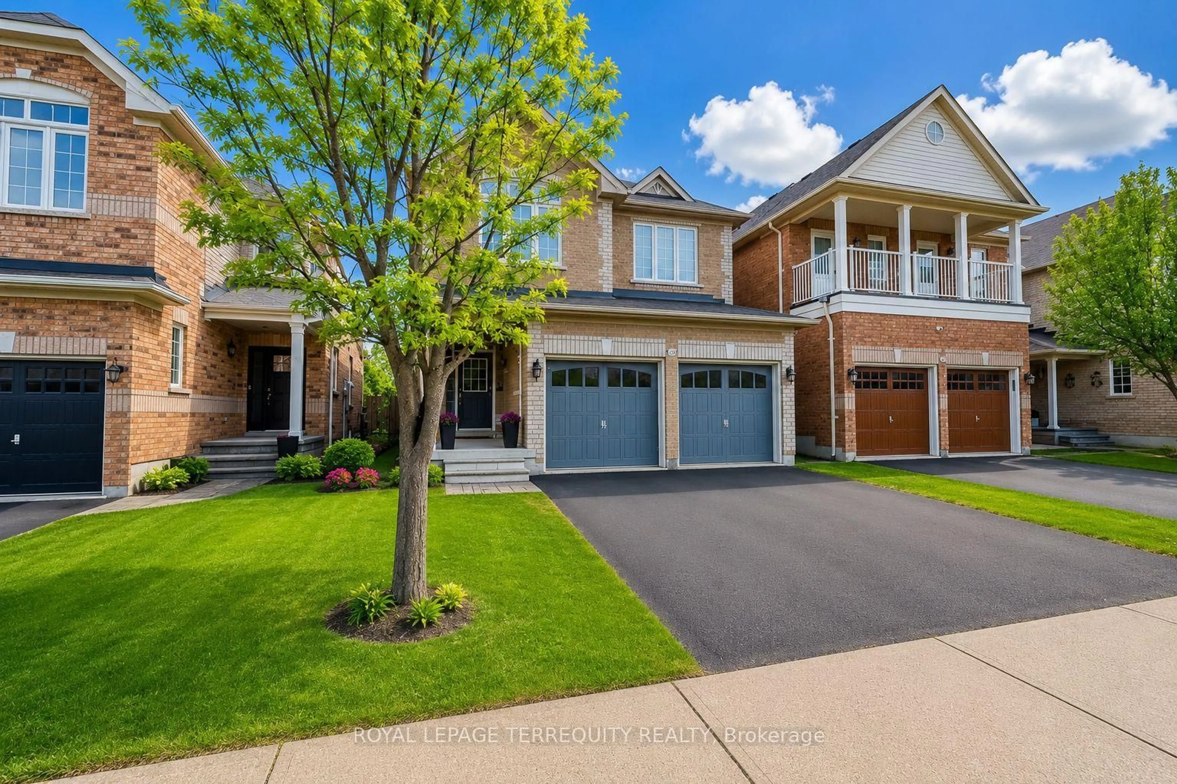 Home with brick exterior material, street for 3926 Candlelight Dr, Mississauga Ontario L5M 8B3