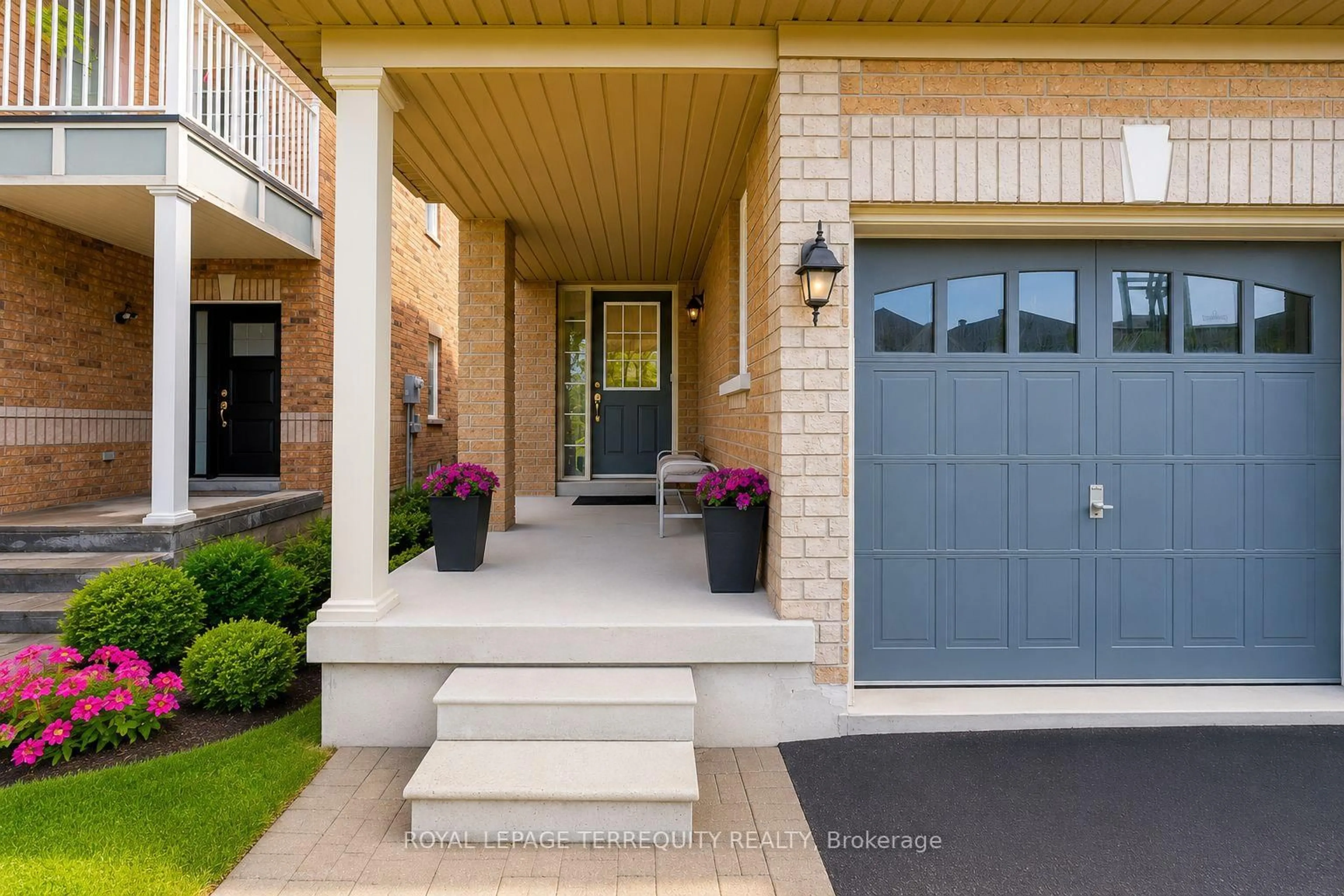 Home with brick exterior material, street for 3926 Candlelight Dr, Mississauga Ontario L5M 8B3