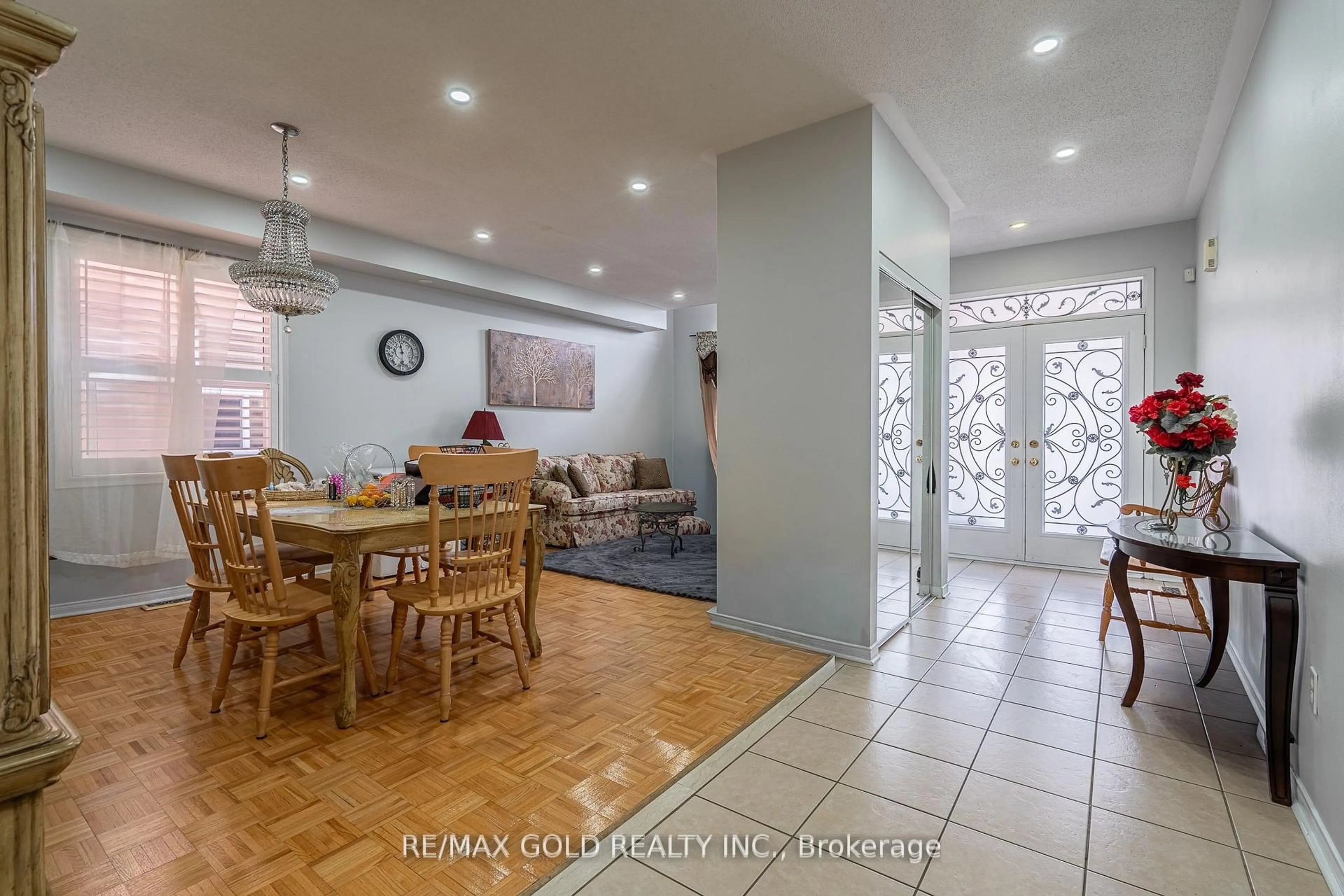Unknown for 10 Sugarcane Ave, Brampton Ontario L6R 3C8