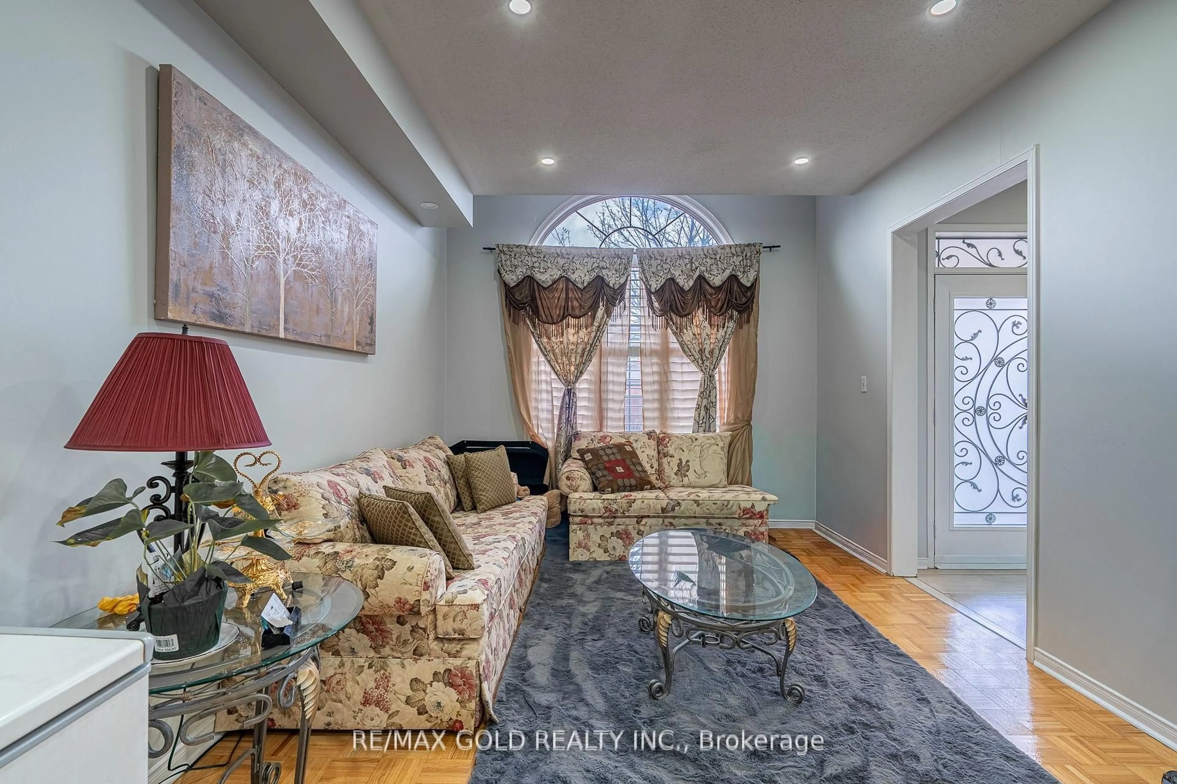 Living room with furniture, unknown for 10 Sugarcane Ave, Brampton Ontario L6R 3C8