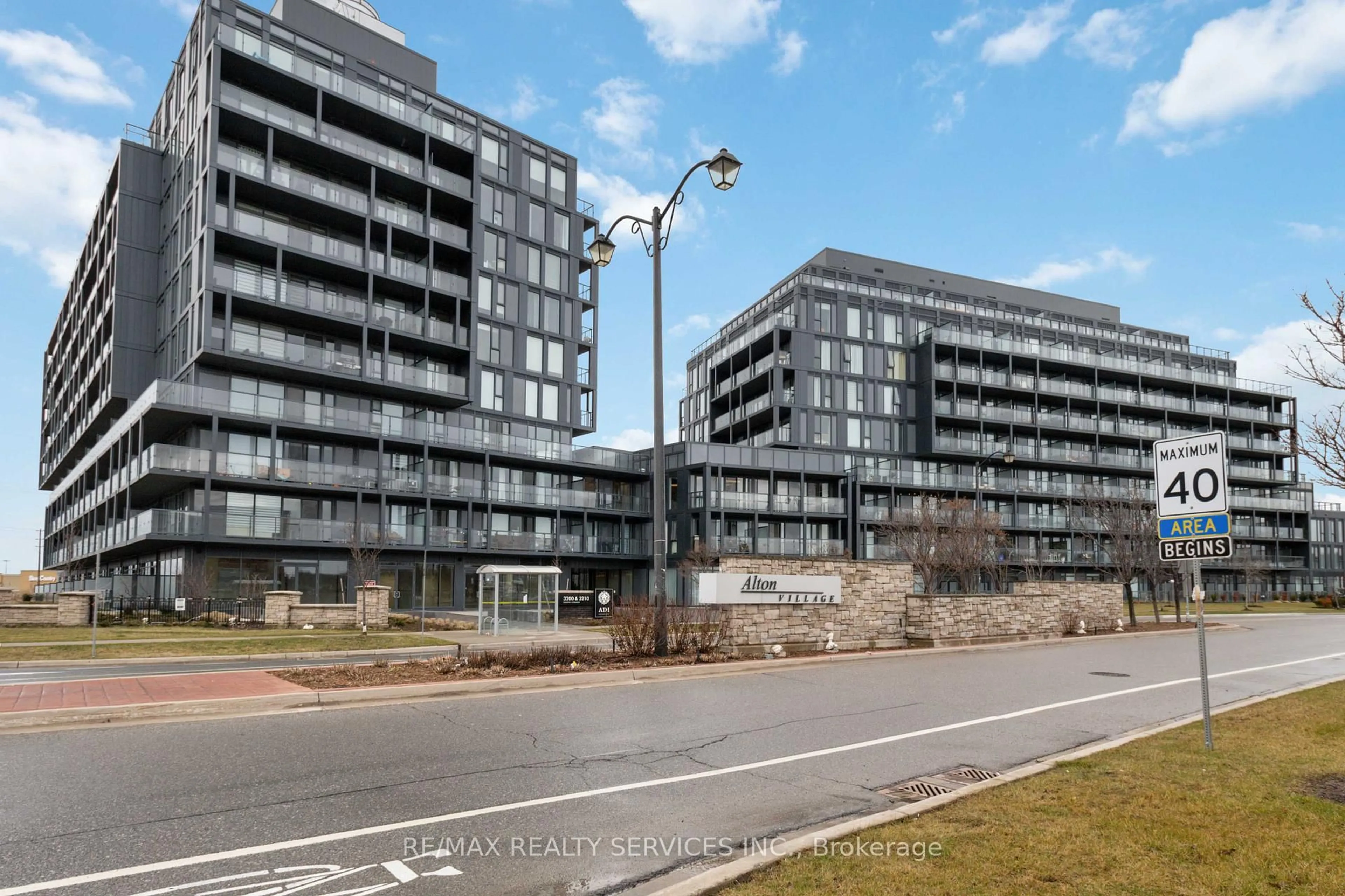 Unknown for 3200 Dakota Common #B713, Burlington Ontario L7M 2A7