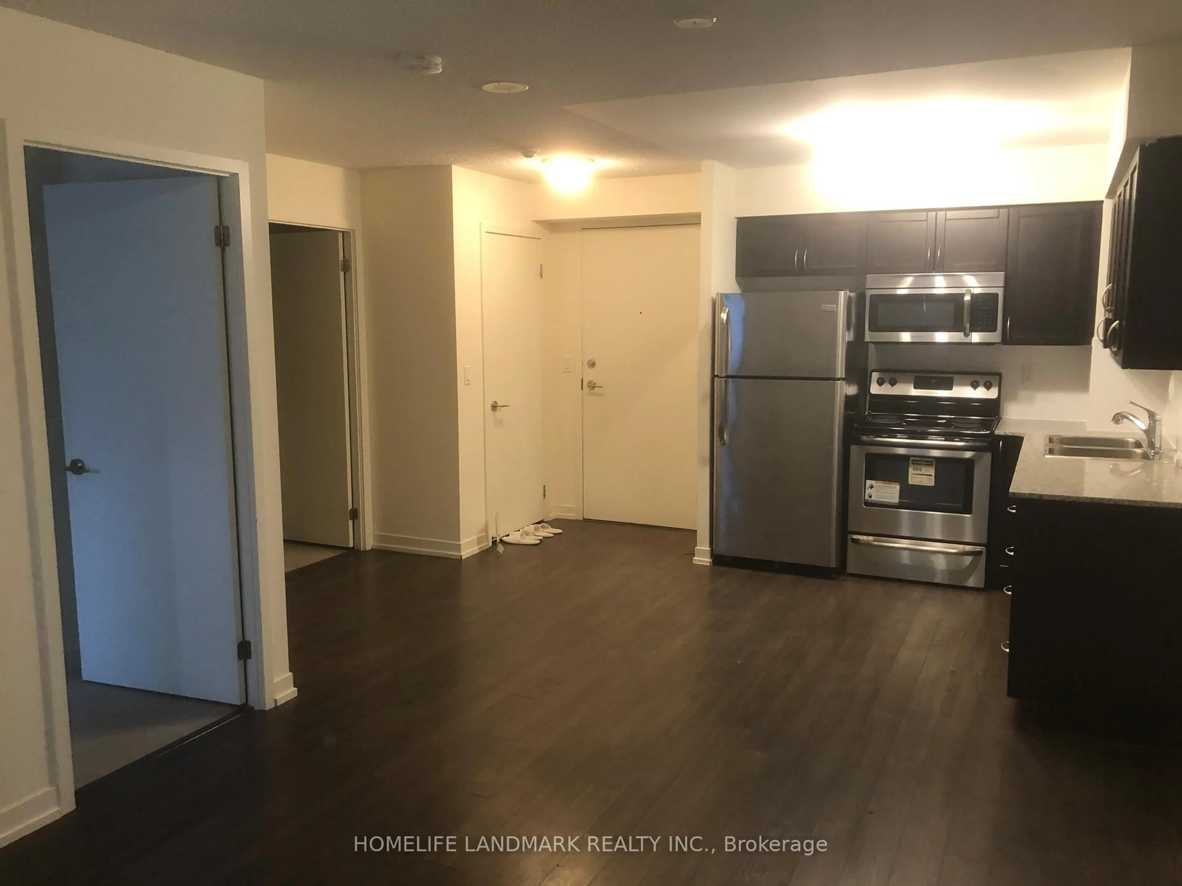 A pic of a room for 812 Lansdowne Ave #123, Toronto Ontario M6H 4K5