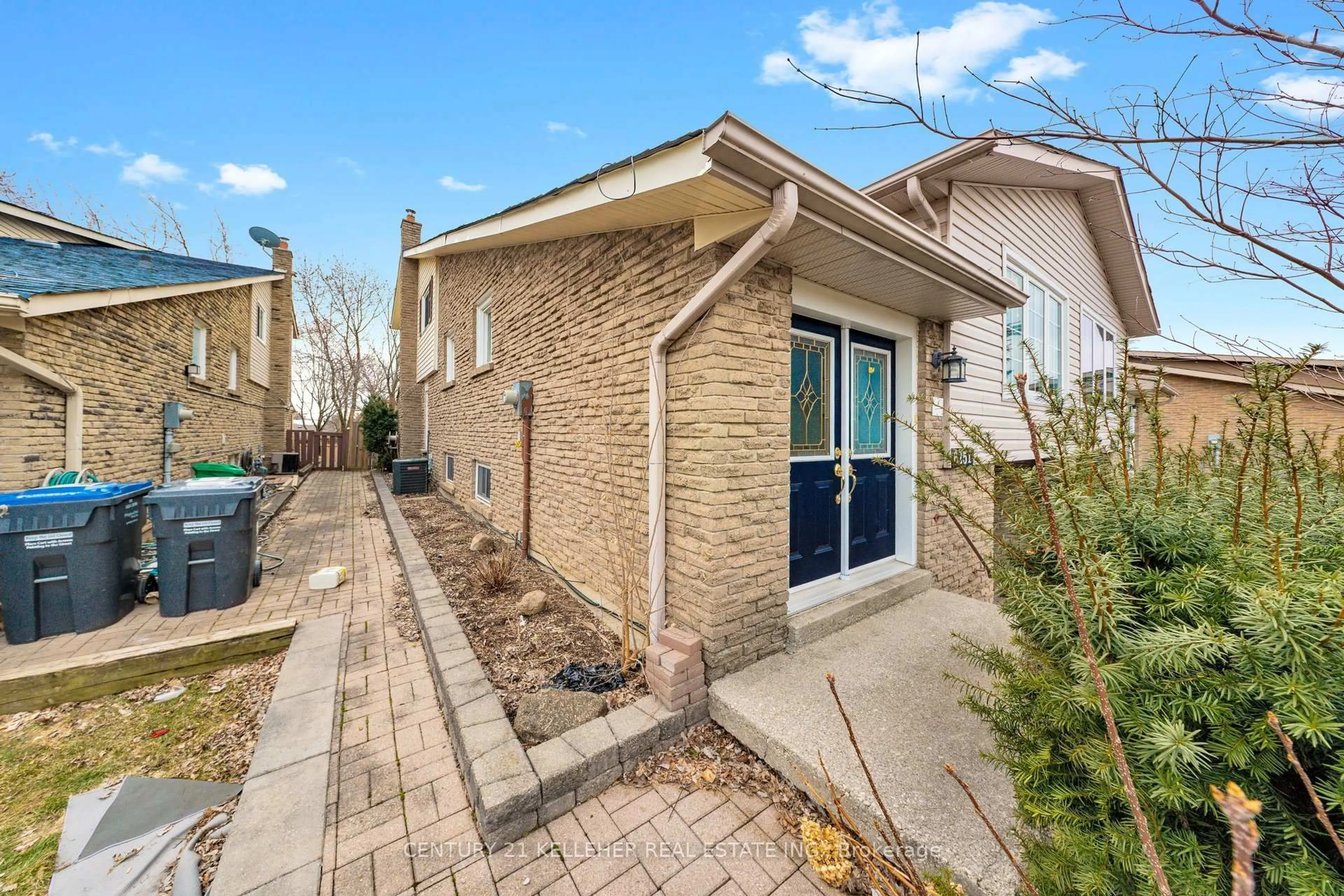 Home with brick exterior material, street for 6251 Atherly Cres, Mississauga Ontario L5N 2J1