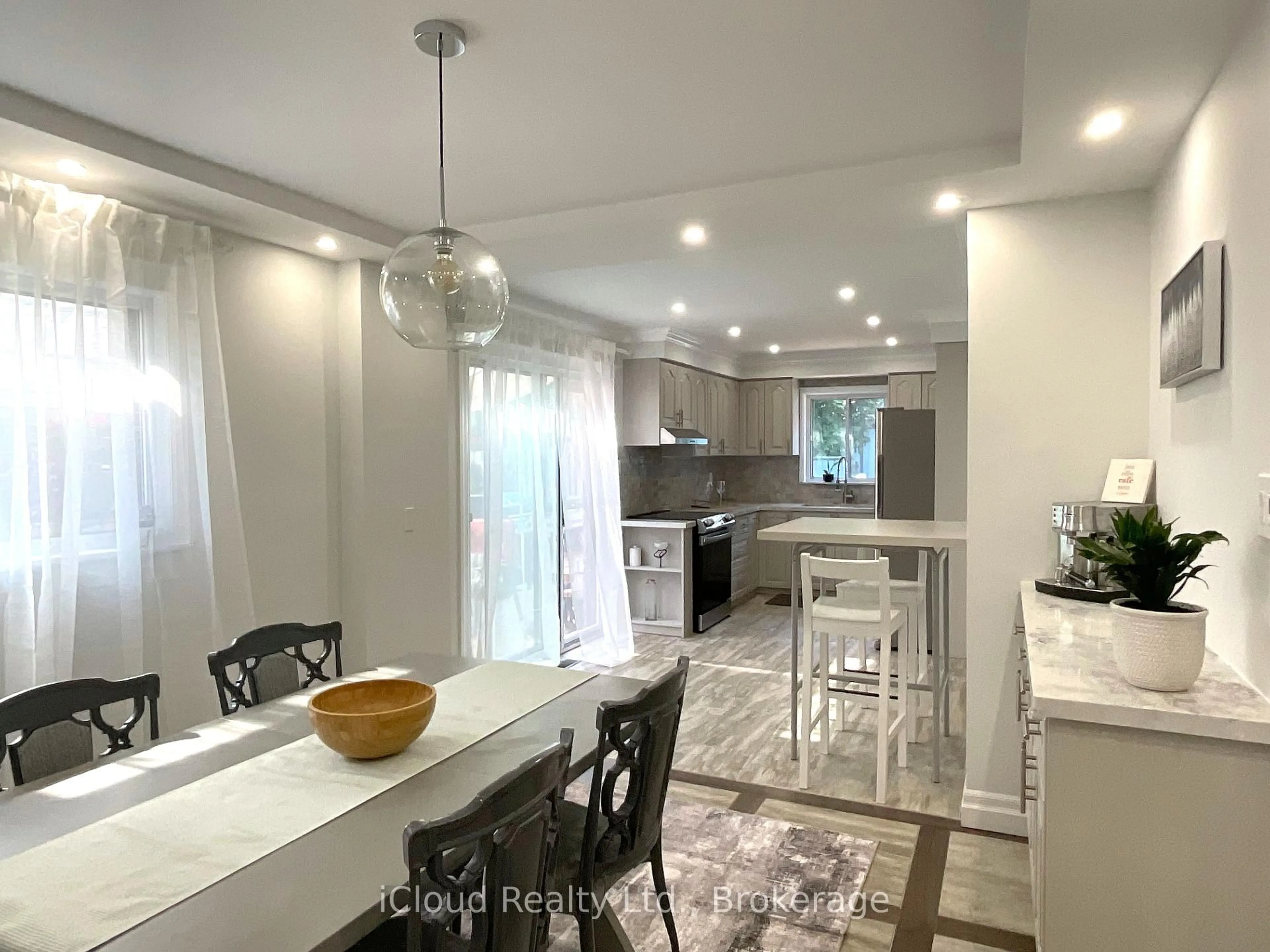 Open concept kitchen, ceramic/tile floor for 73 Wright Cres, Caledon Ontario L7E 3X6
