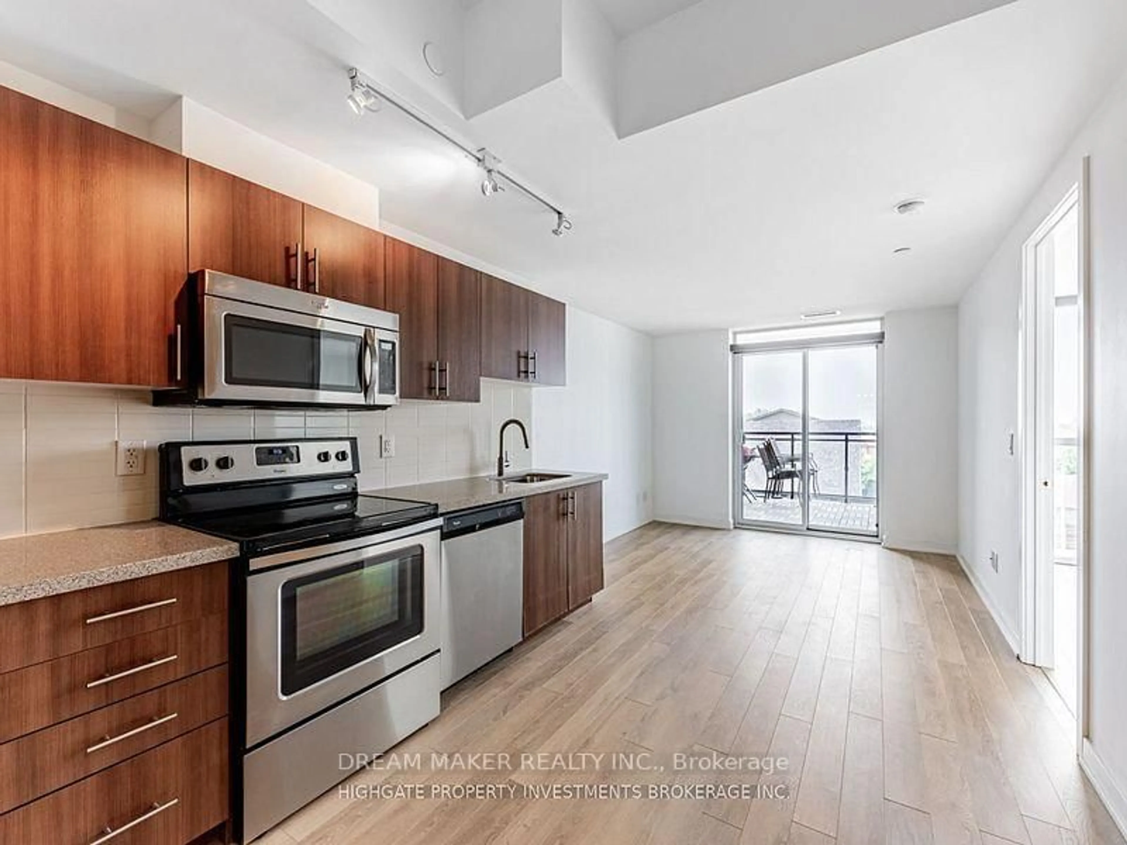 Unknown for 16 McAdam Ave #306, Toronto Ontario M6A 1S5