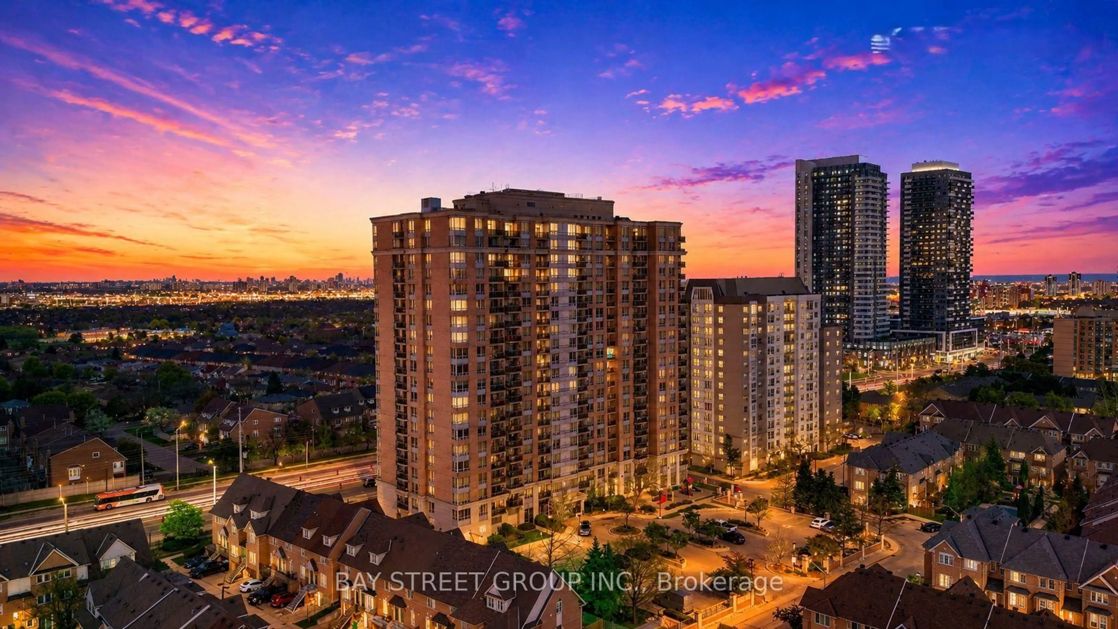 A pic from outside/outdoor area/front of a property/back of a property/a pic from drone, city buildings view from balcony for 55 Strathaven Dr #1706, Mississauga Ontario L5R 4G9