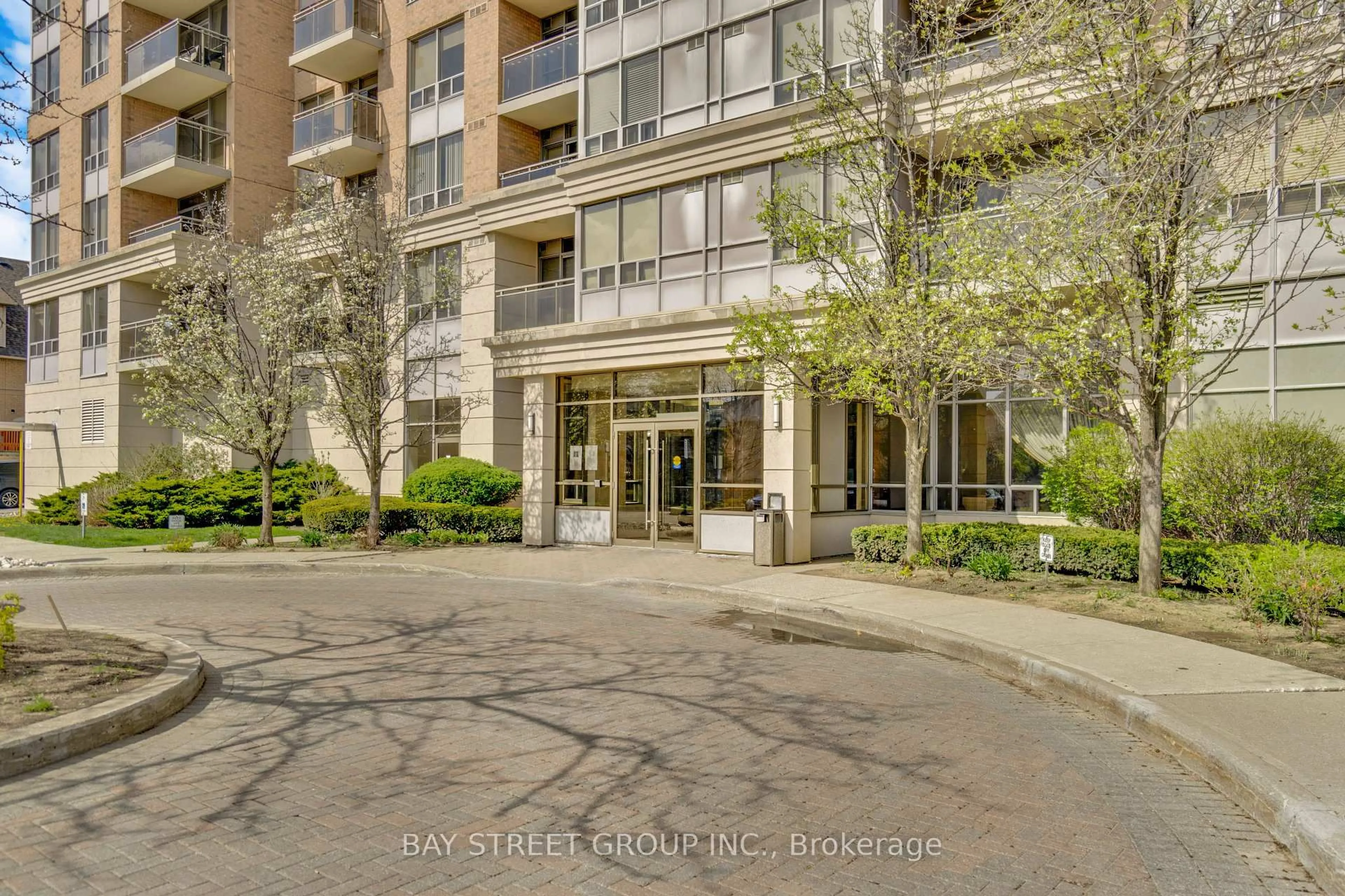 Indoor foyer for 55 Strathaven Dr #1706, Mississauga Ontario L5R 4G9