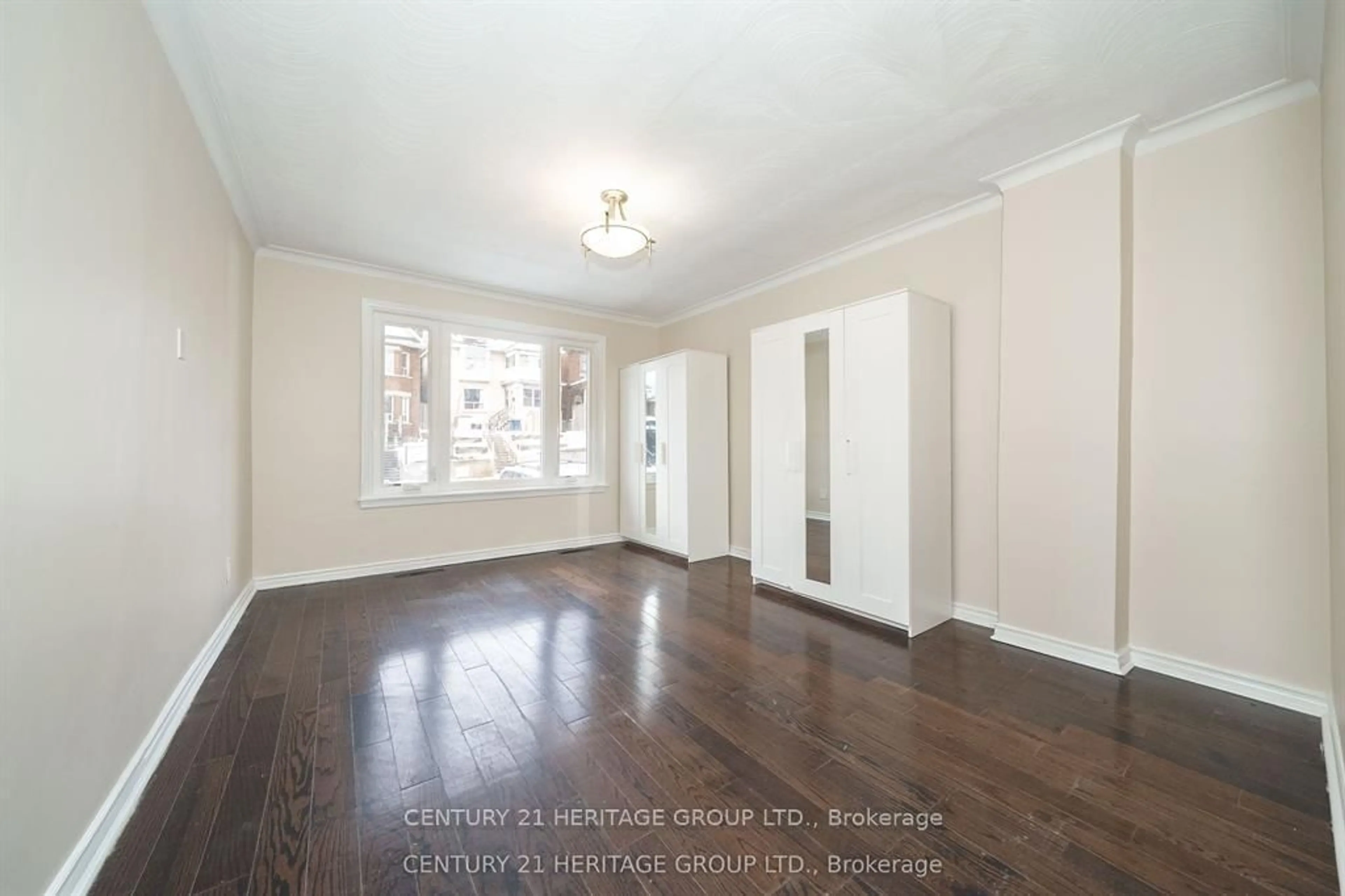 A pic of a room for 215 Keele St, Toronto Ontario M6P 2K1
