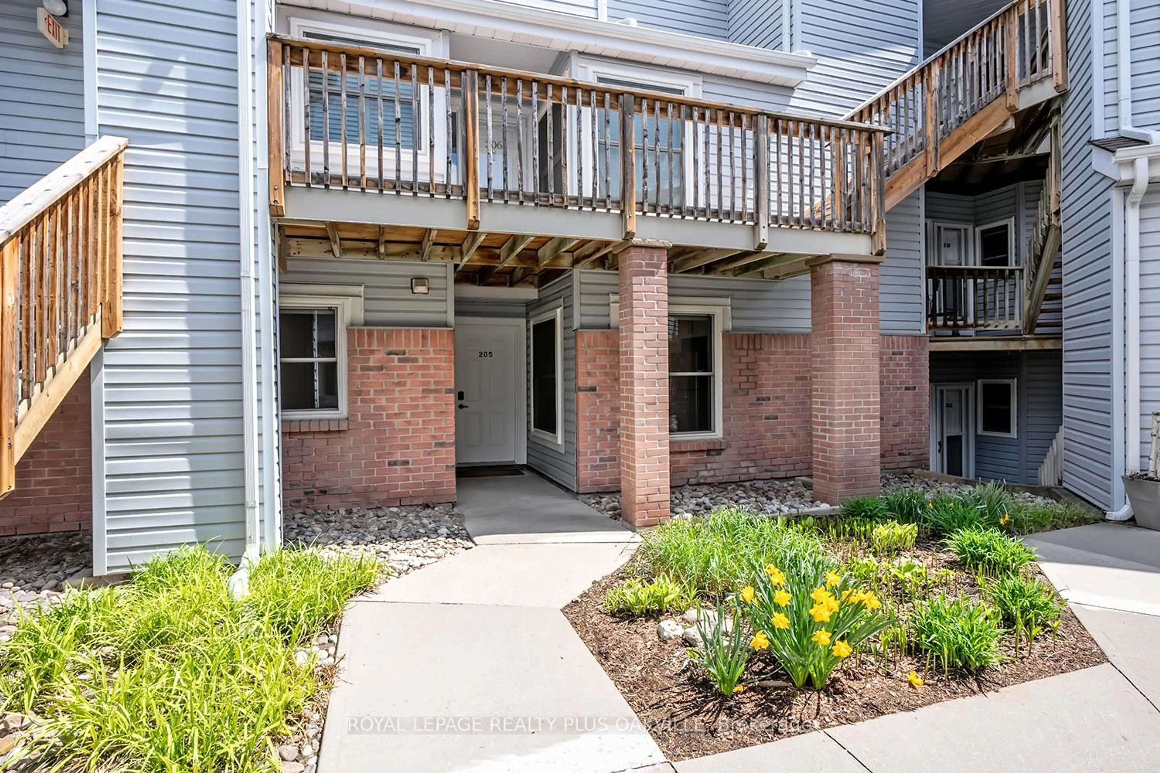 Unknown for 1220 Thorpe Rd #205, Burlington Ontario L7S 2H4