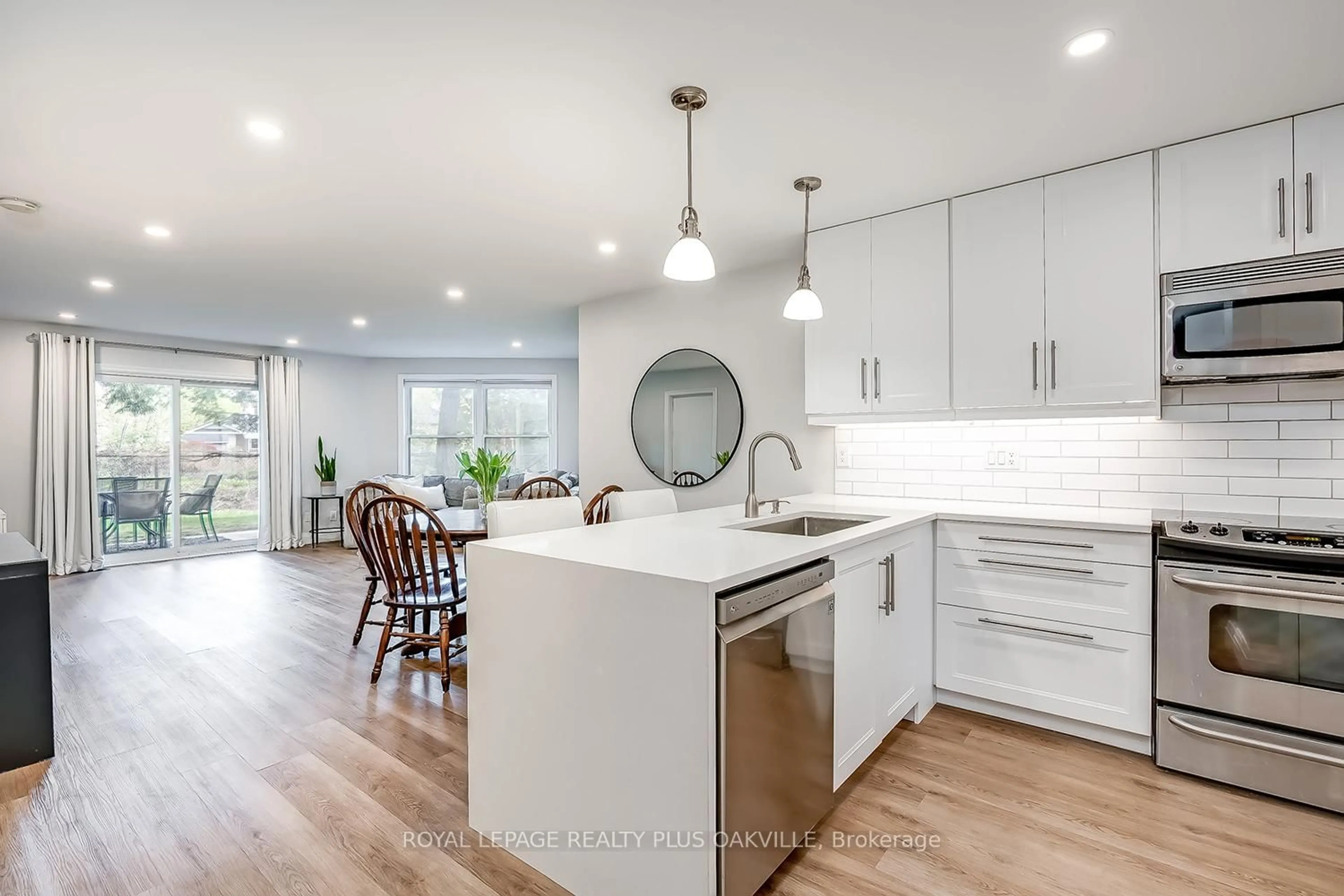 Open concept kitchen, unknown for 1220 Thorpe Rd #205, Burlington Ontario L7S 2H4