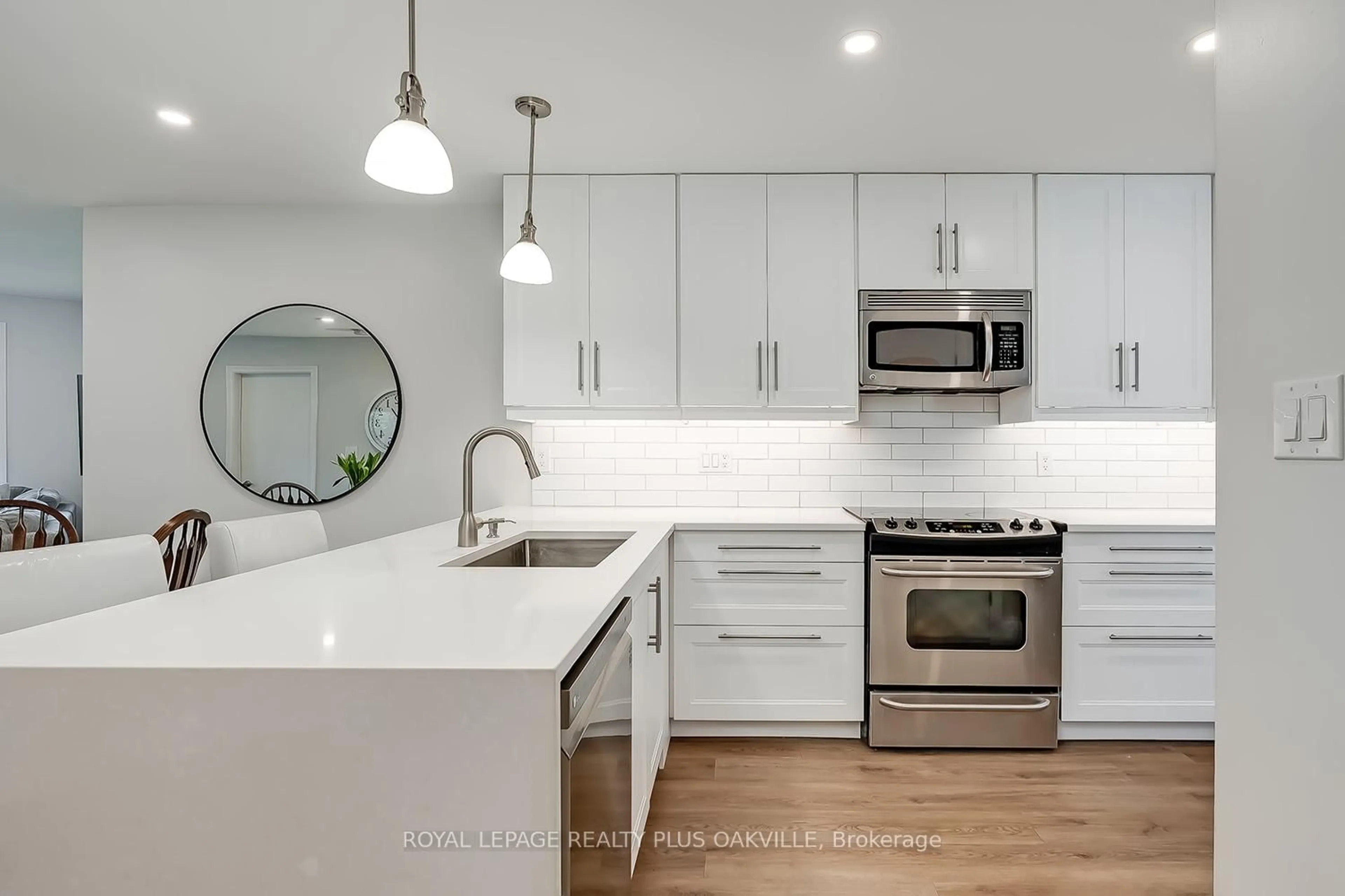 Open concept kitchen, unknown for 1220 Thorpe Rd #205, Burlington Ontario L7S 2H4
