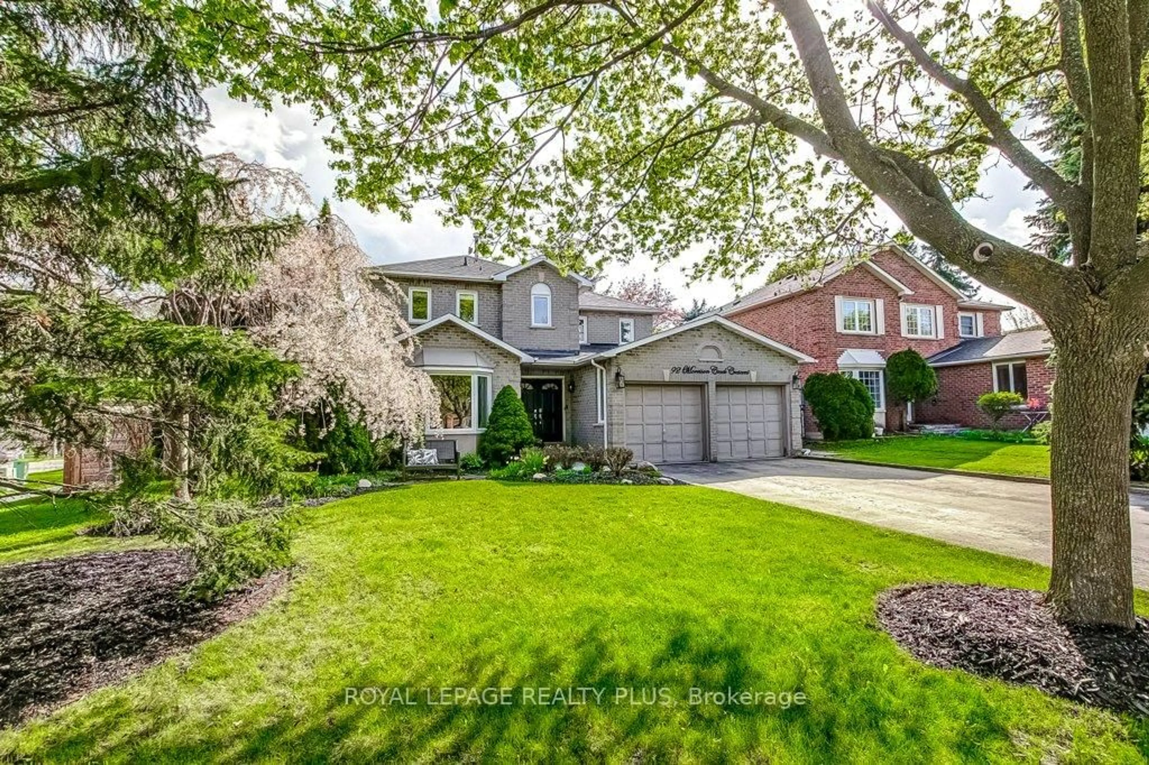 Home with brick exterior material, street for 92 Morrison Creek Cres, Oakville Ontario L6H 4C4