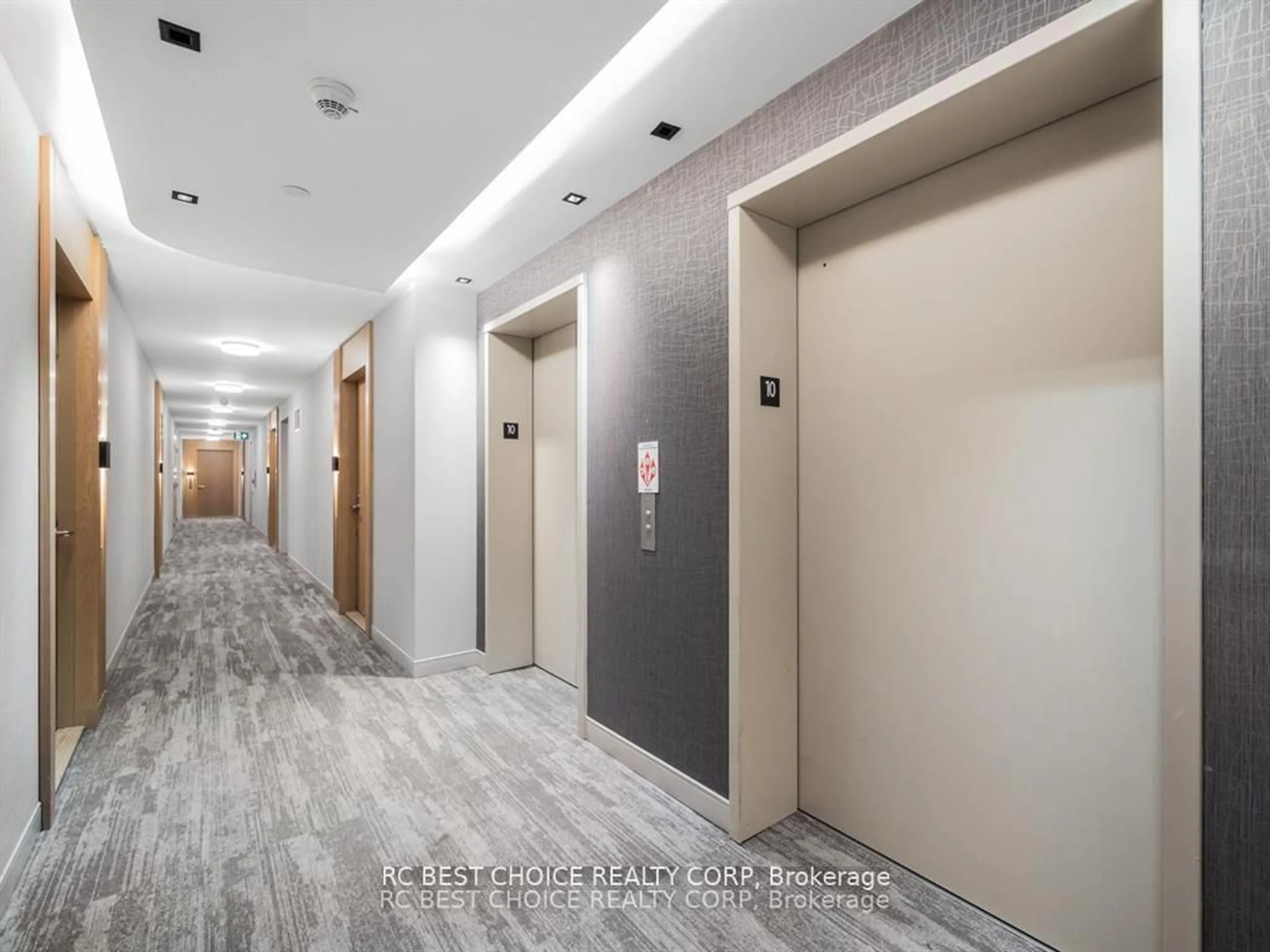 Indoor foyer for 65 Annie Craig Dr #1008, Toronto Ontario M8V 0G3