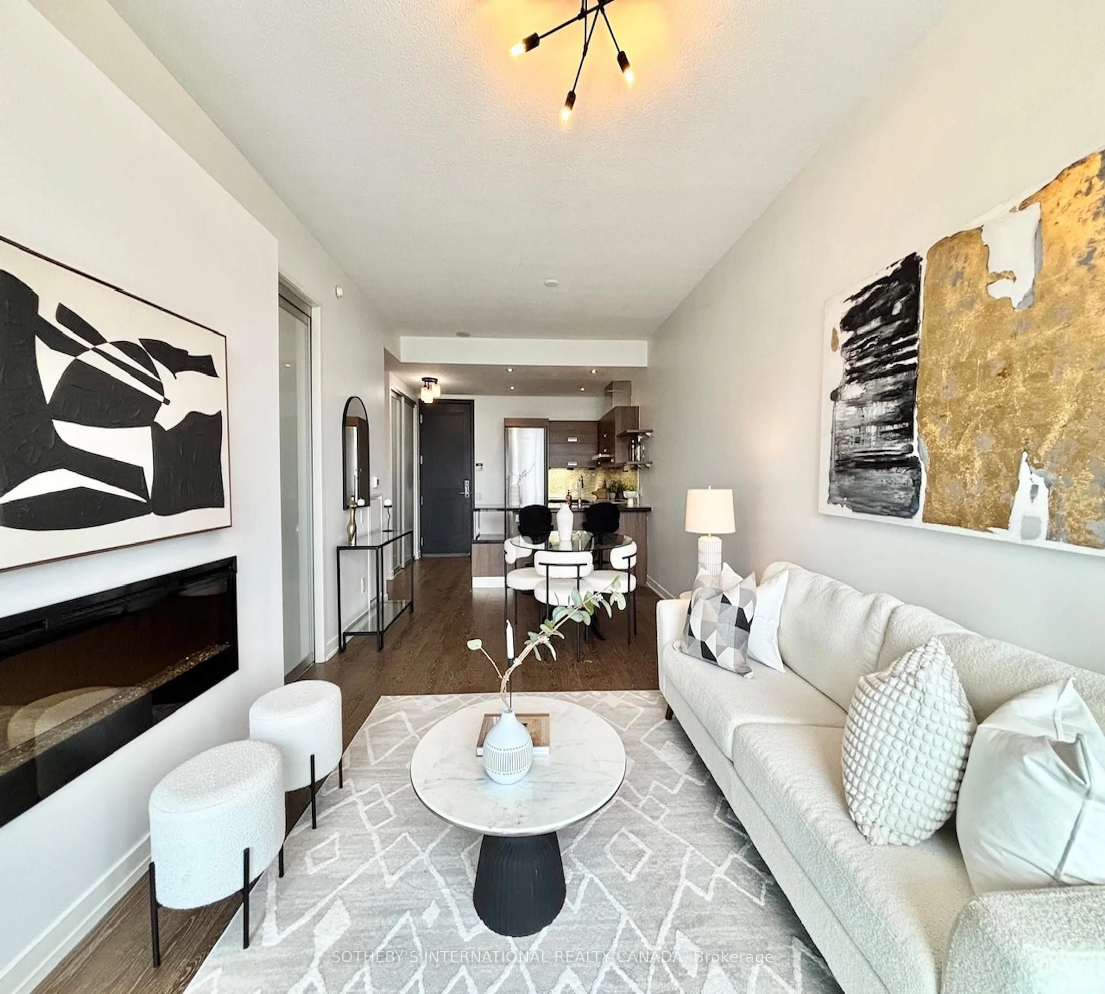 Living room with furniture, unknown for 90 Park Lawn Rd #809, Toronto Ontario M8Y 3H8