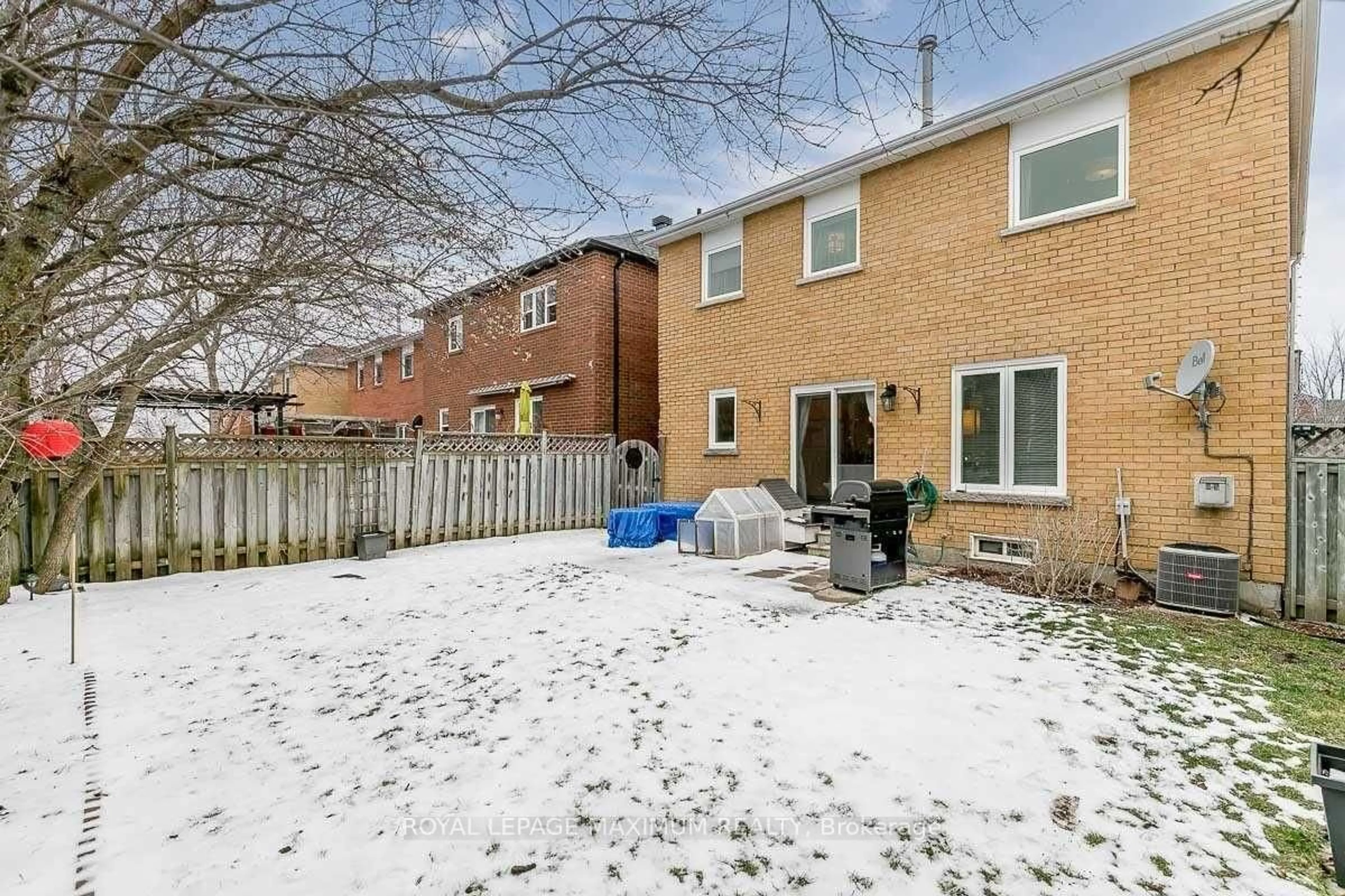 Patio, street for 112 Jordan Dr, Orangeville Ontario L9W 4W7