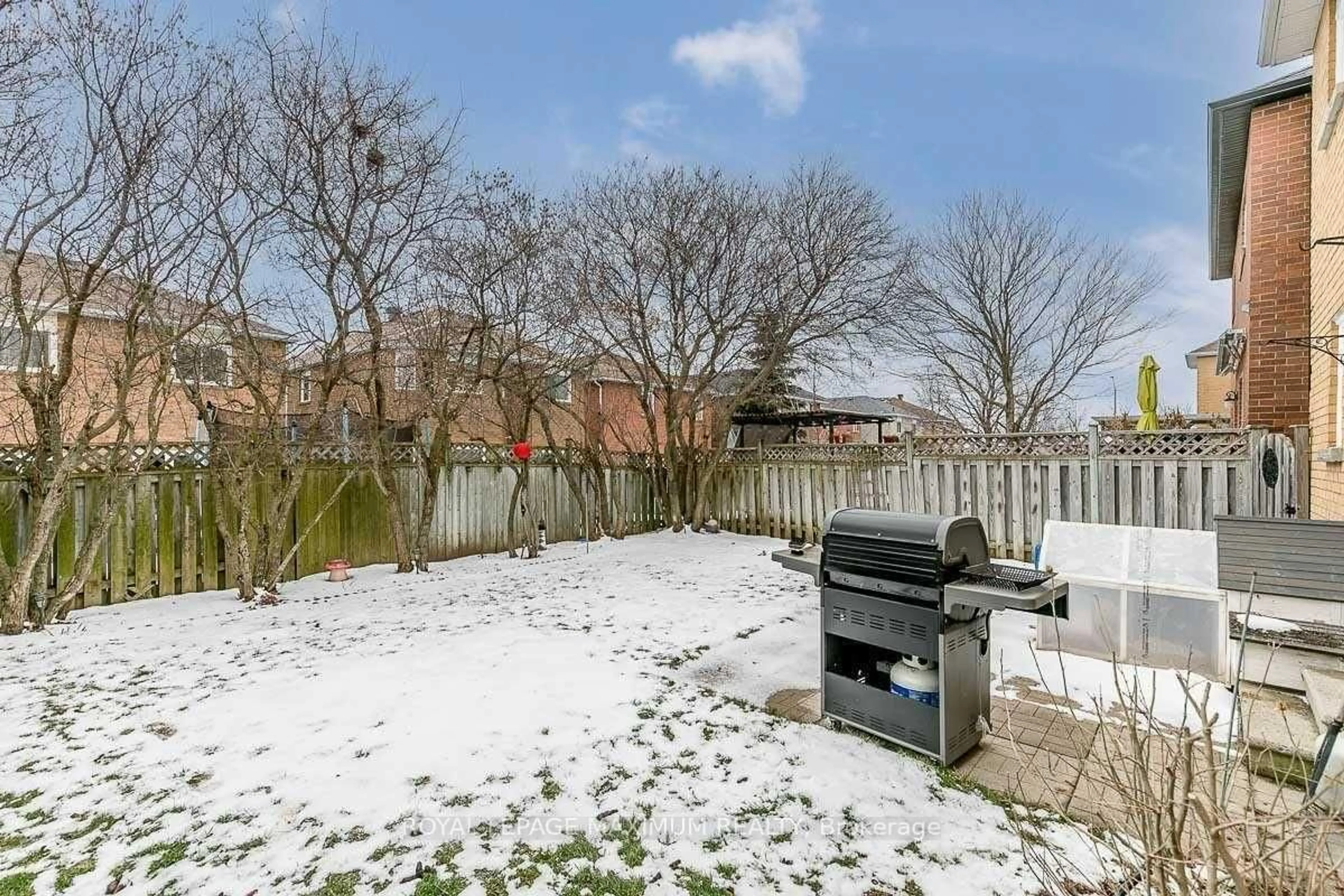 Patio, street for 112 Jordan Dr, Orangeville Ontario L9W 4W7