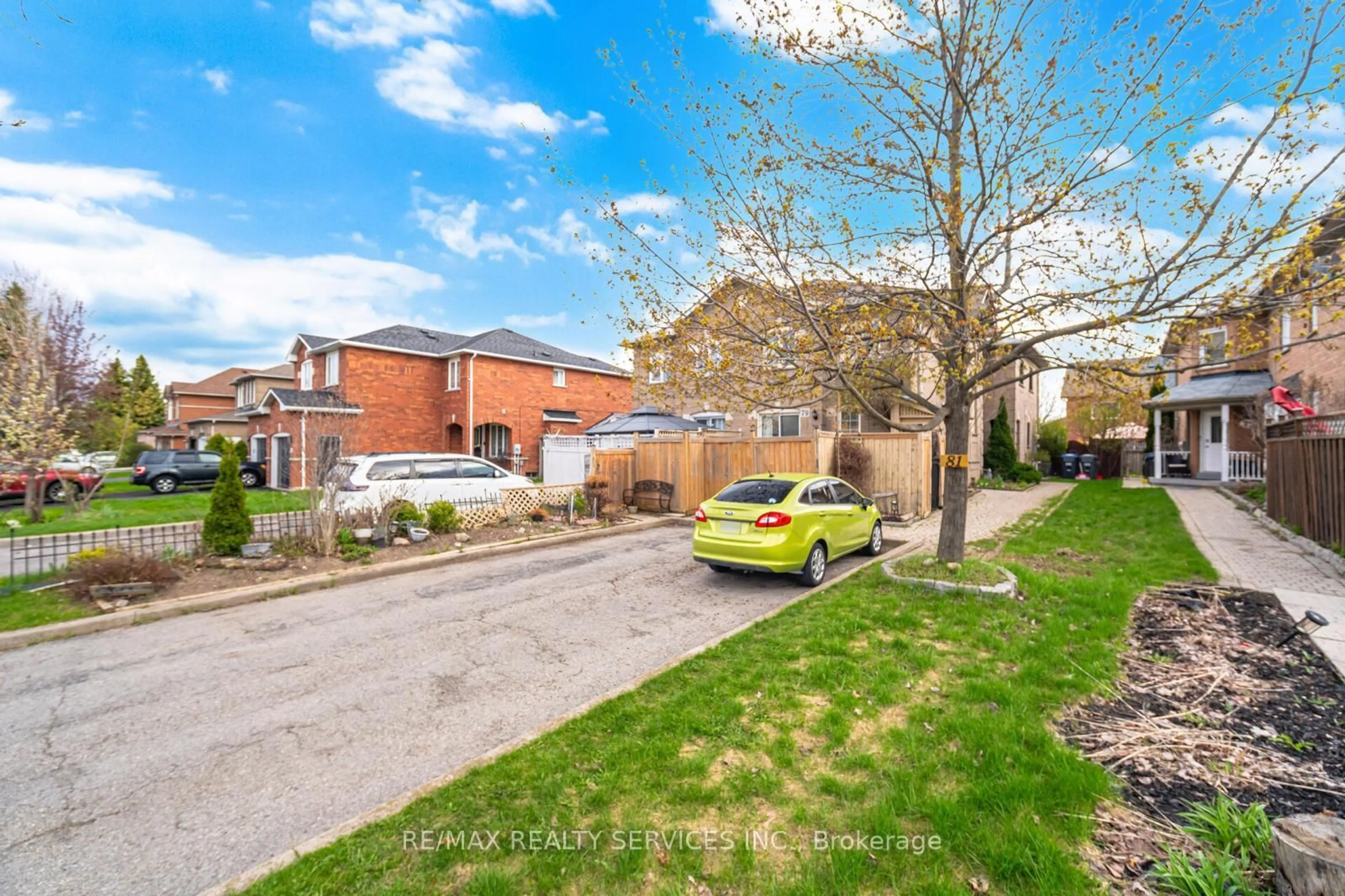 A pic from outside/outdoor area/front of a property/back of a property/a pic from drone, street for 79 Pressed Brick Dr, Brampton Ontario L6V 4K5