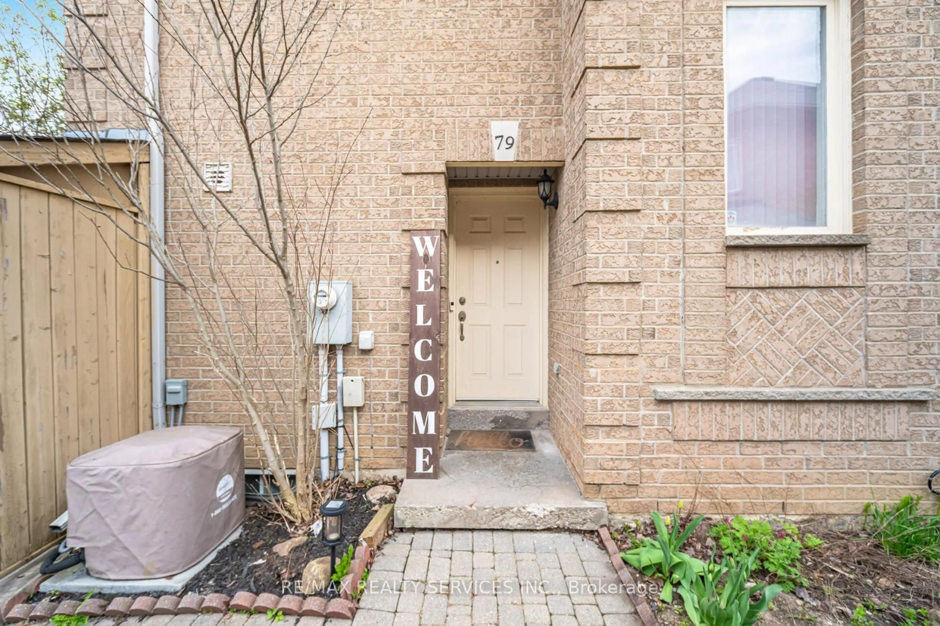Unknown for 79 Pressed Brick Dr, Brampton Ontario L6V 4K5
