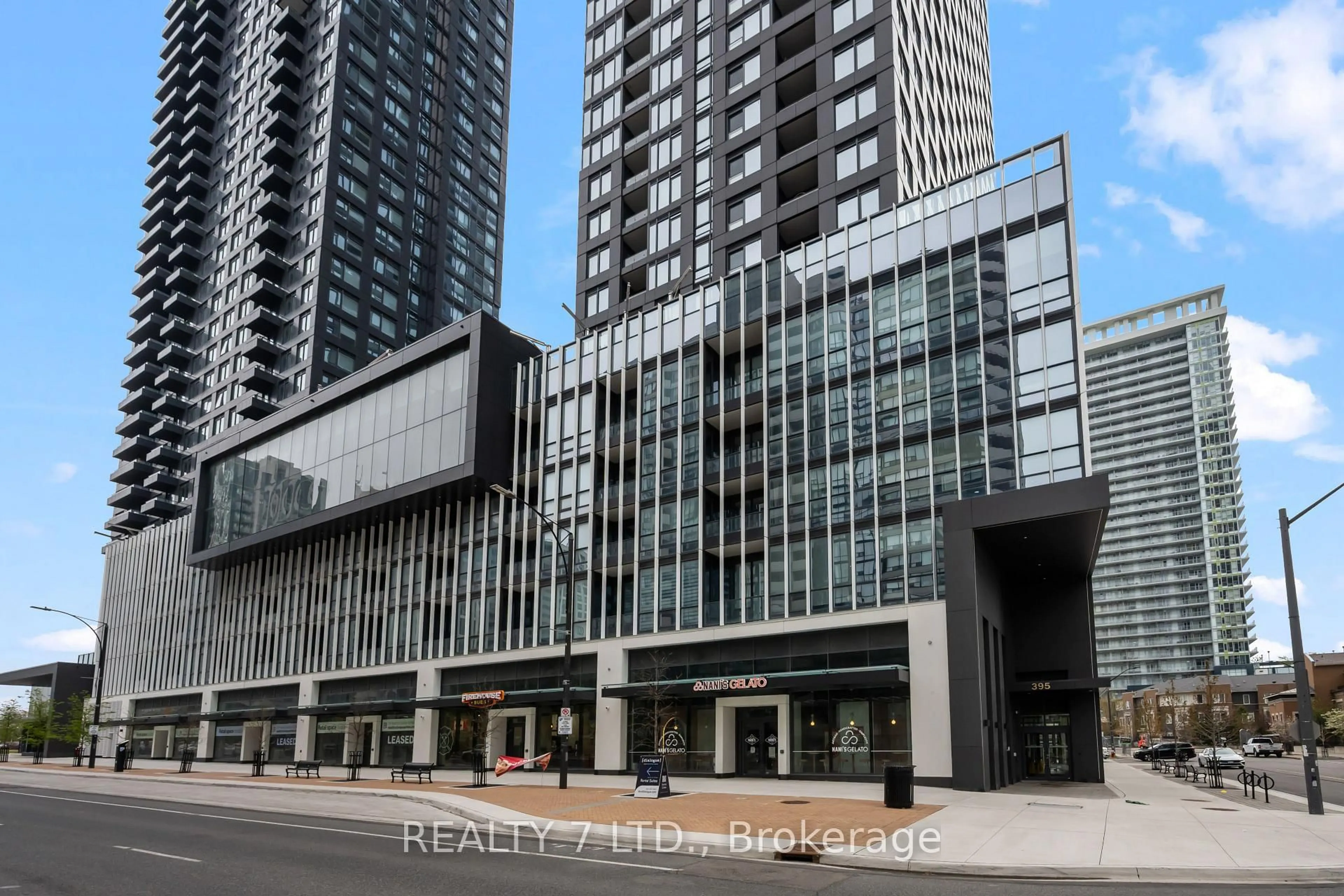 Indoor foyer for 395 Square One Dr #4107, Mississauga Ontario L5B 0P6