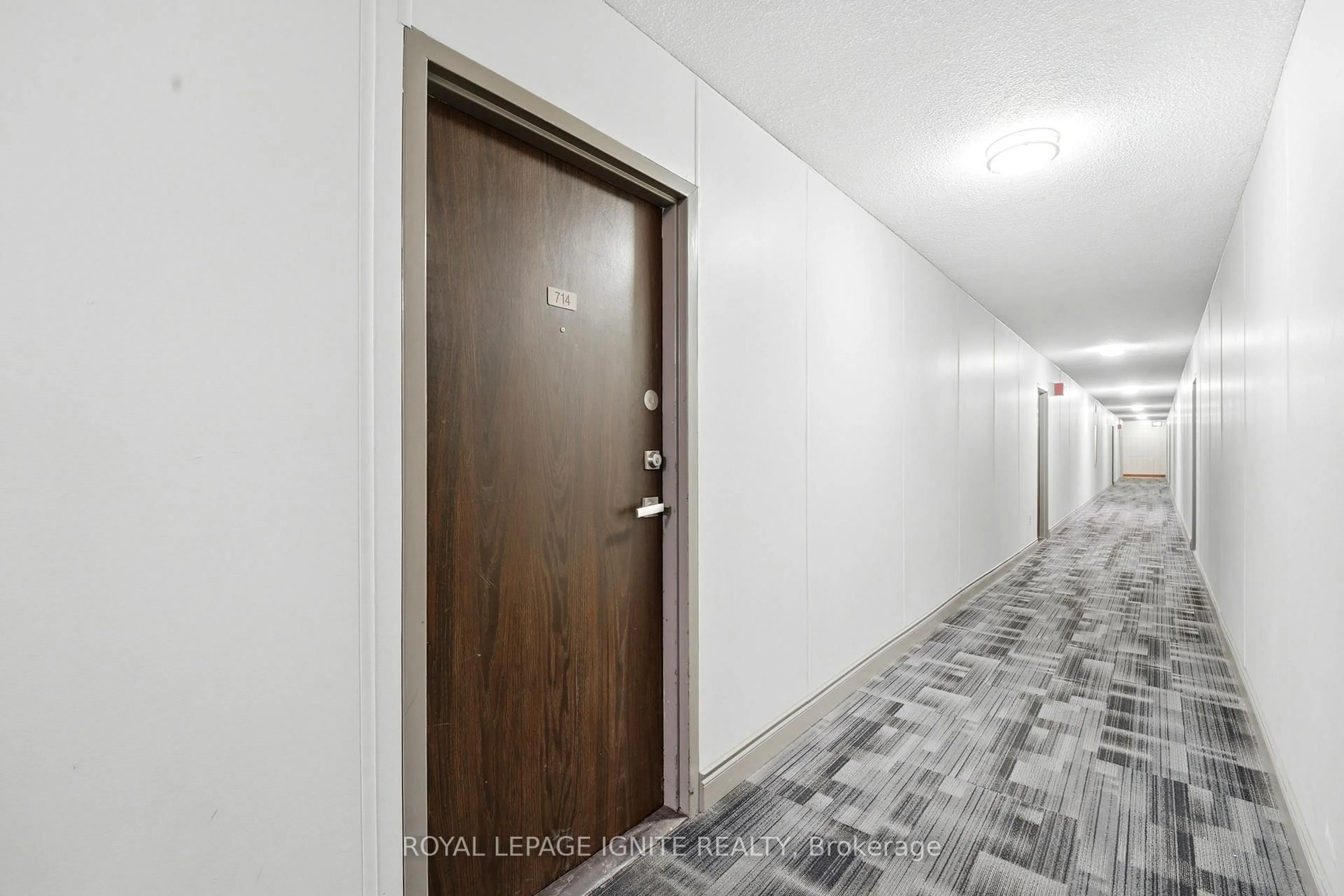 Indoor foyer for 370 Dixon Rd #714, Toronto Ontario M9R 1T2