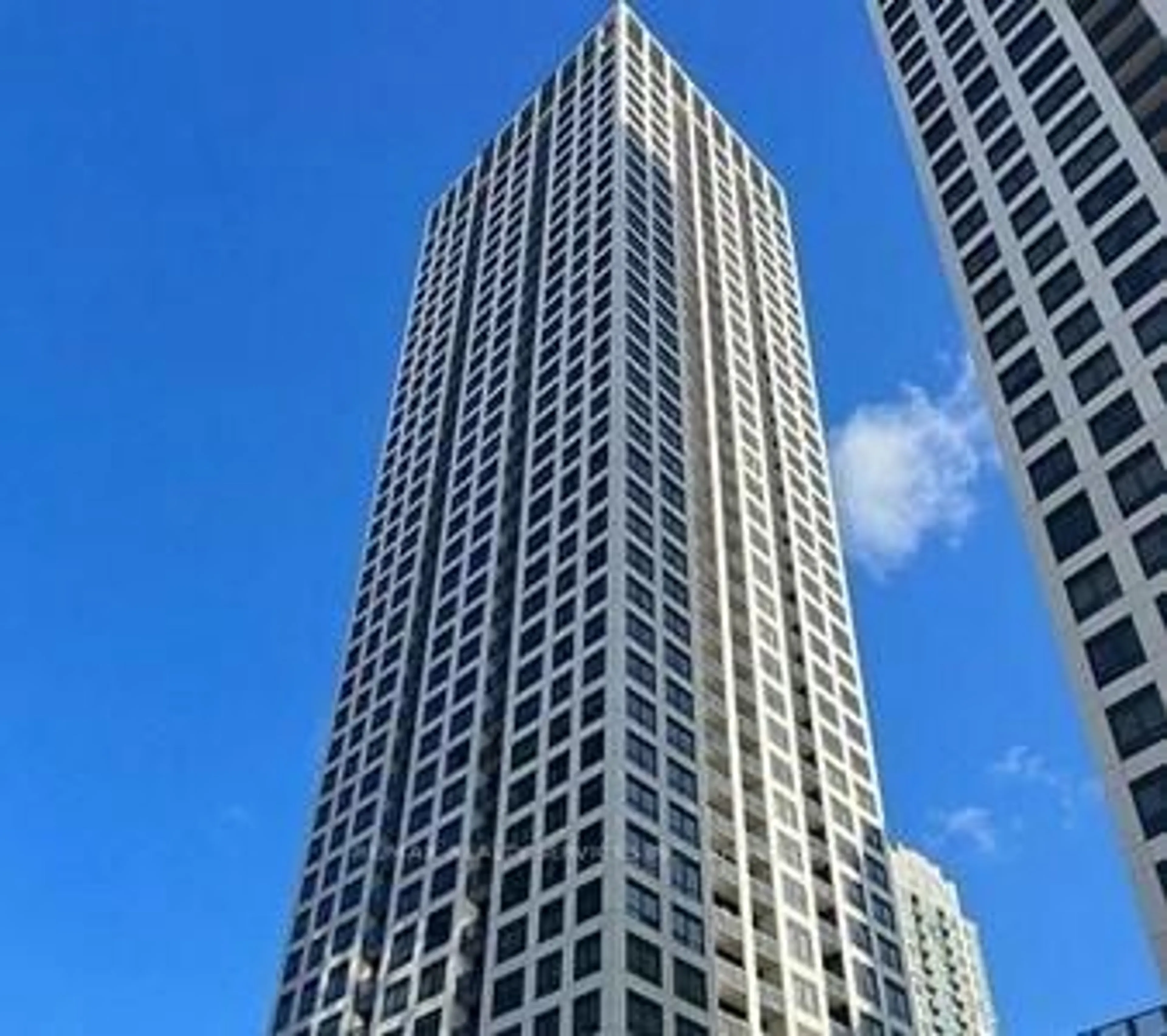 Unknown for 30 Elm Dr #1811, Mississauga Ontario L5B 0N6