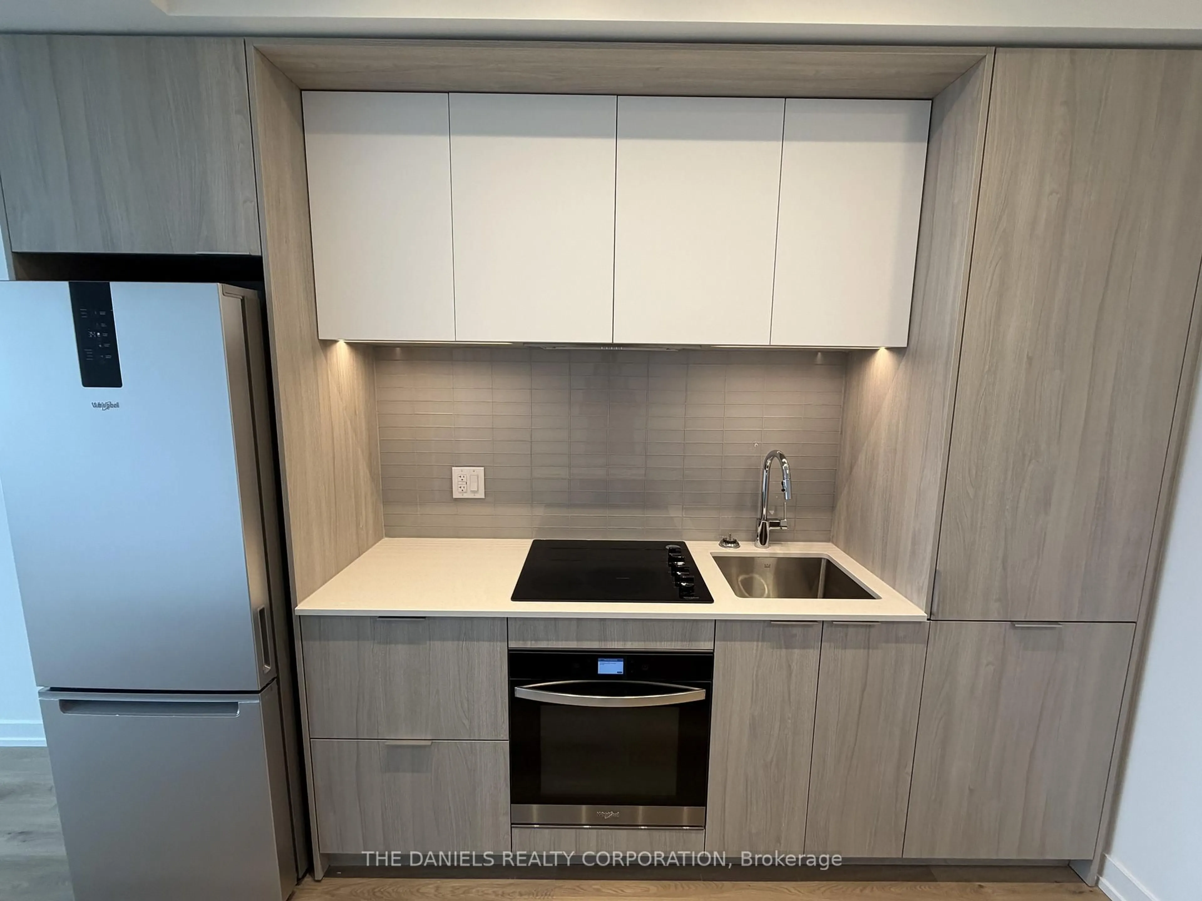 Standard kitchen, unknown for 395 Square One Dr #4705, Mississauga Ontario L5B 0P6