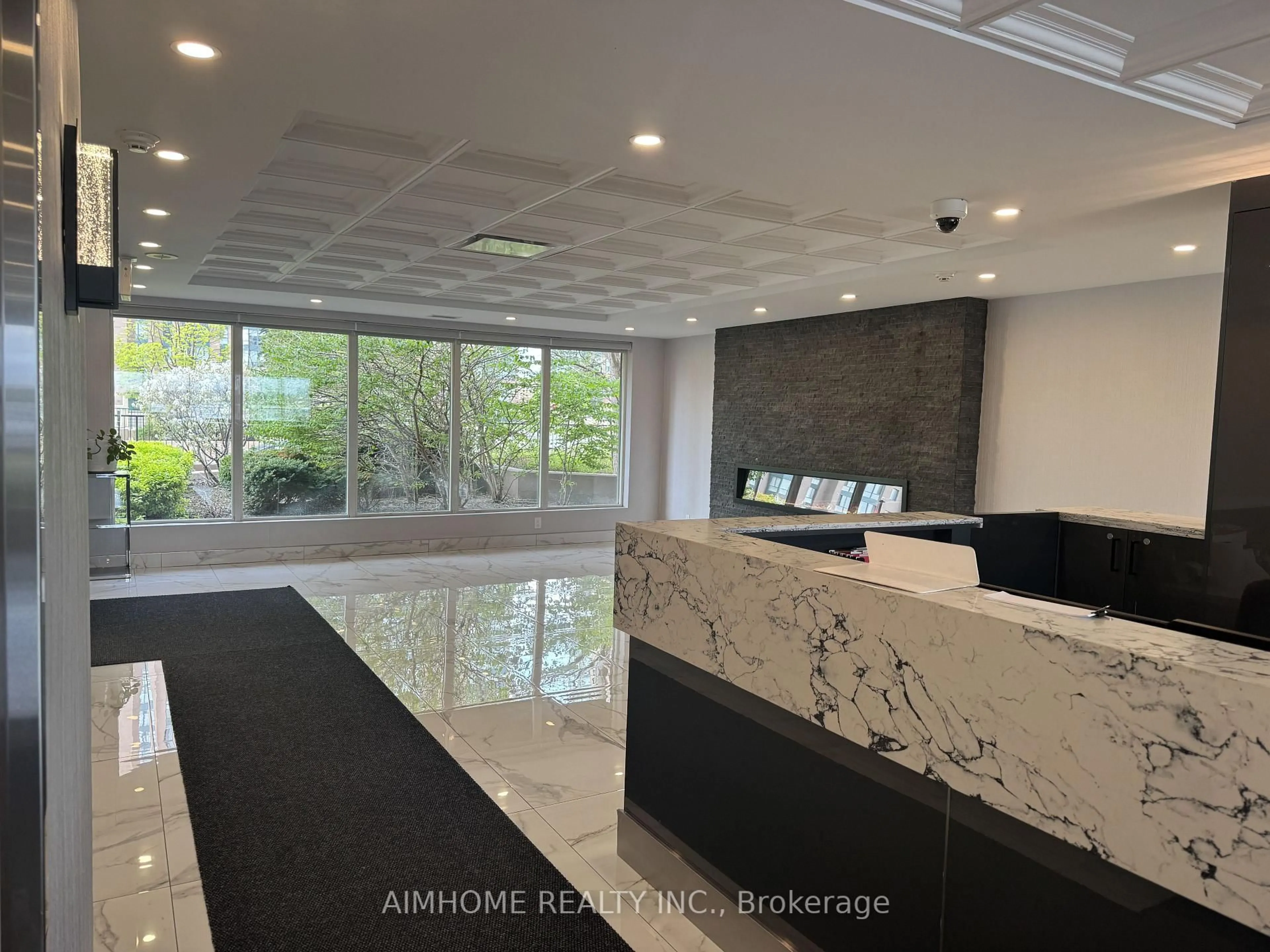 Lobby for 115 Hillcrest Ave #1504, Mississauga Ontario L5B 3Y9
