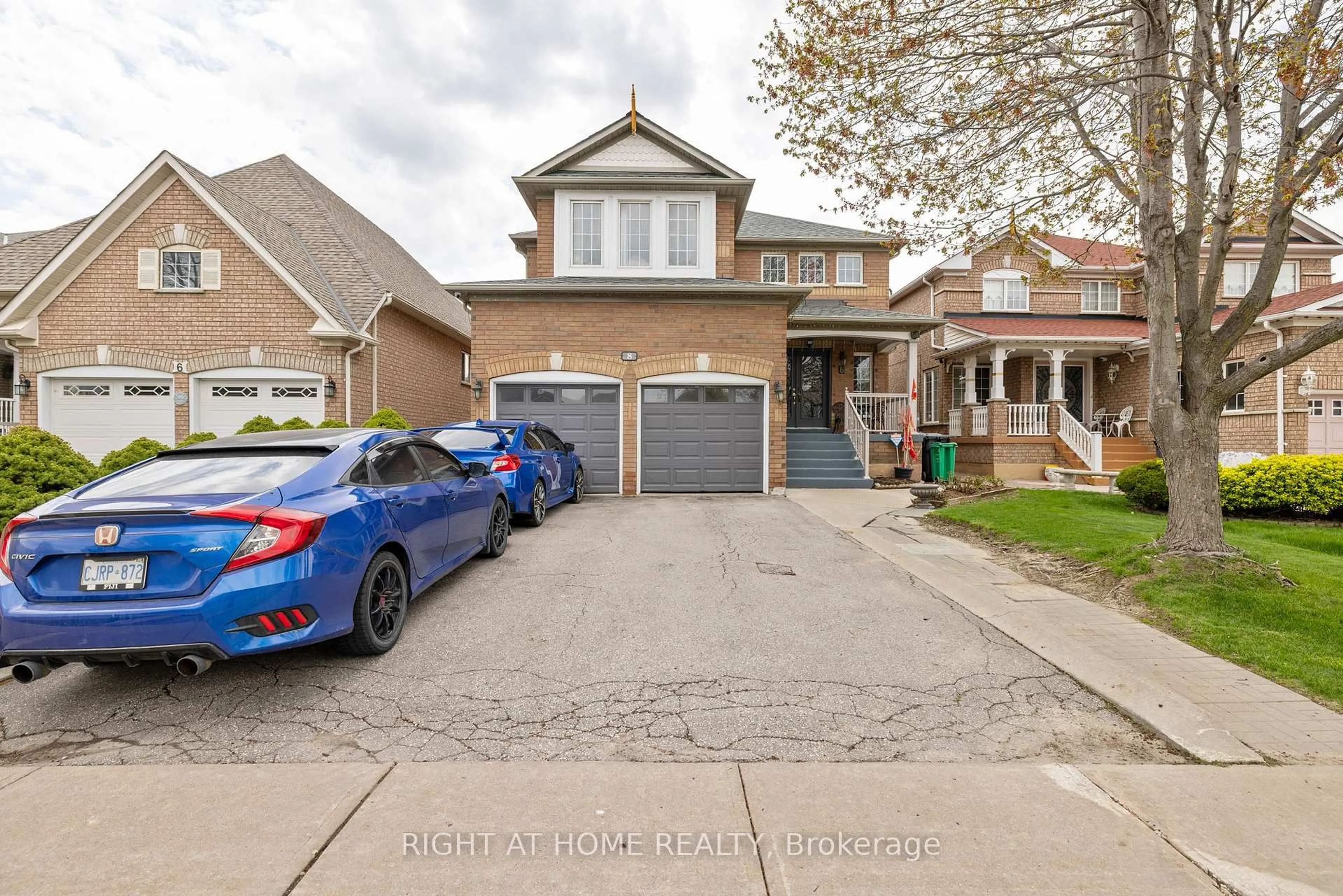 A pic from outside/outdoor area/front of a property/back of a property/a pic from drone, street for 8 Fletchers Creek Blvd, Brampton Ontario L6X 4R6