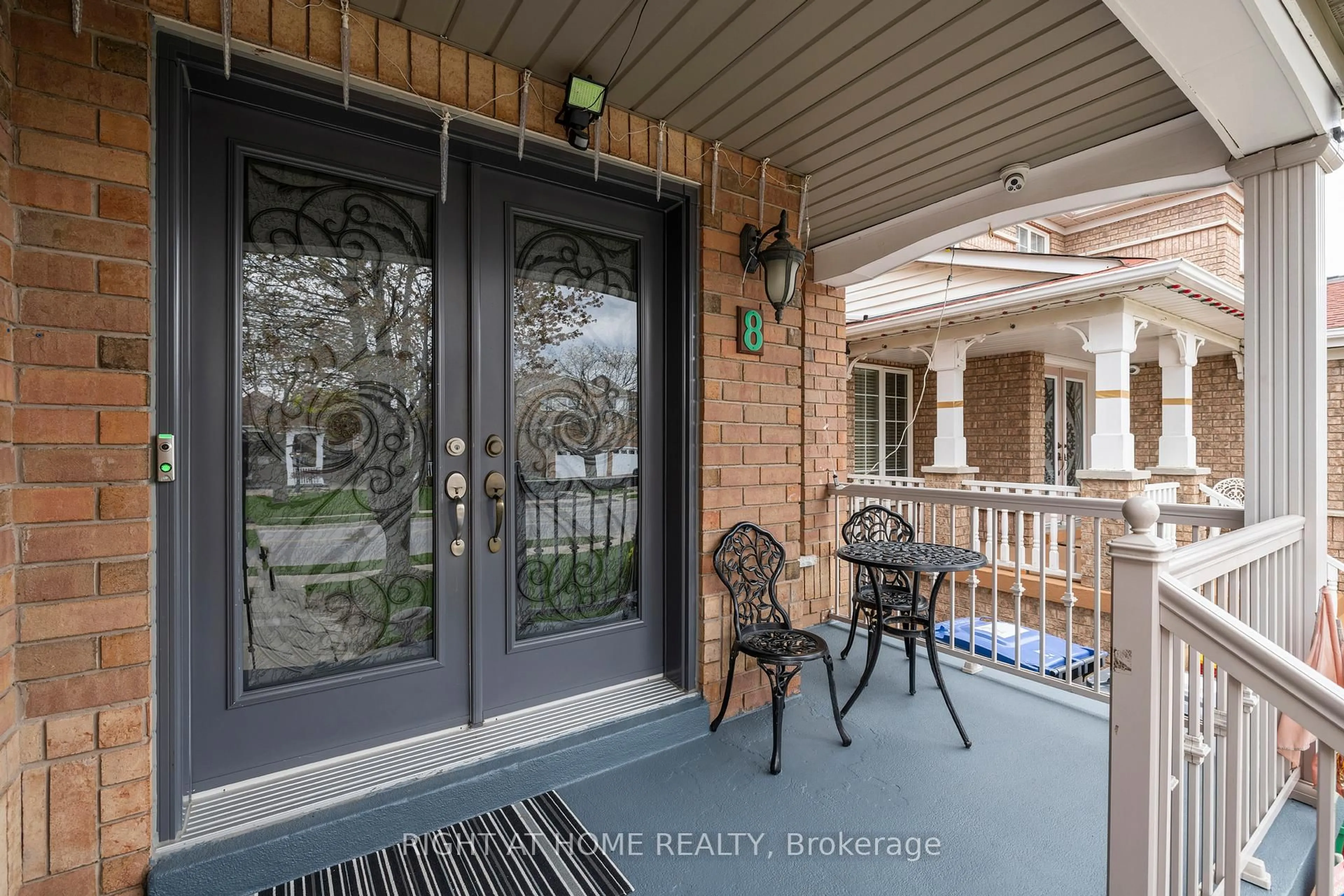 Indoor entryway for 8 Fletchers Creek Blvd, Brampton Ontario L6X 4R6