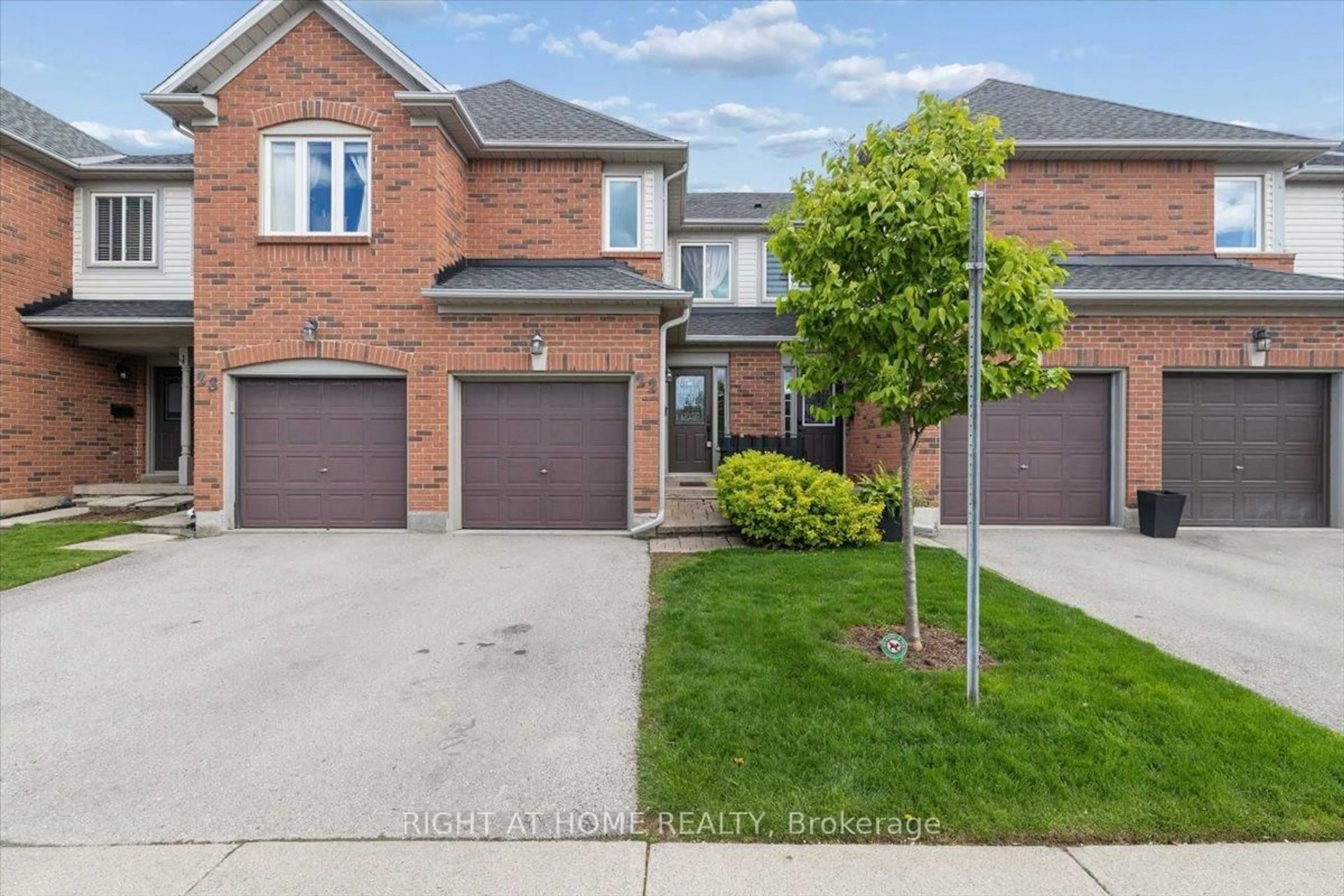 Home with brick exterior material, street for 2960 Headon Forest Dr #22, Burlington Ontario L7M 4G5