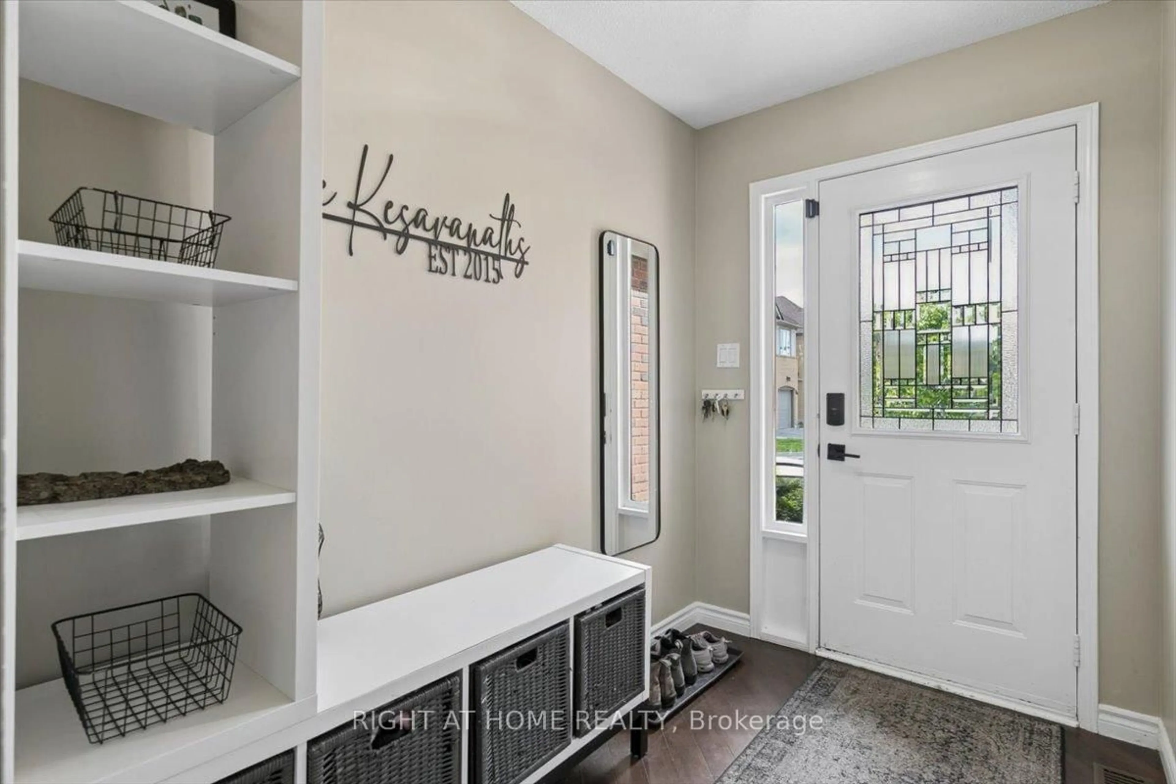 Indoor entryway for 2960 Headon Forest Dr #22, Burlington Ontario L7M 4G5