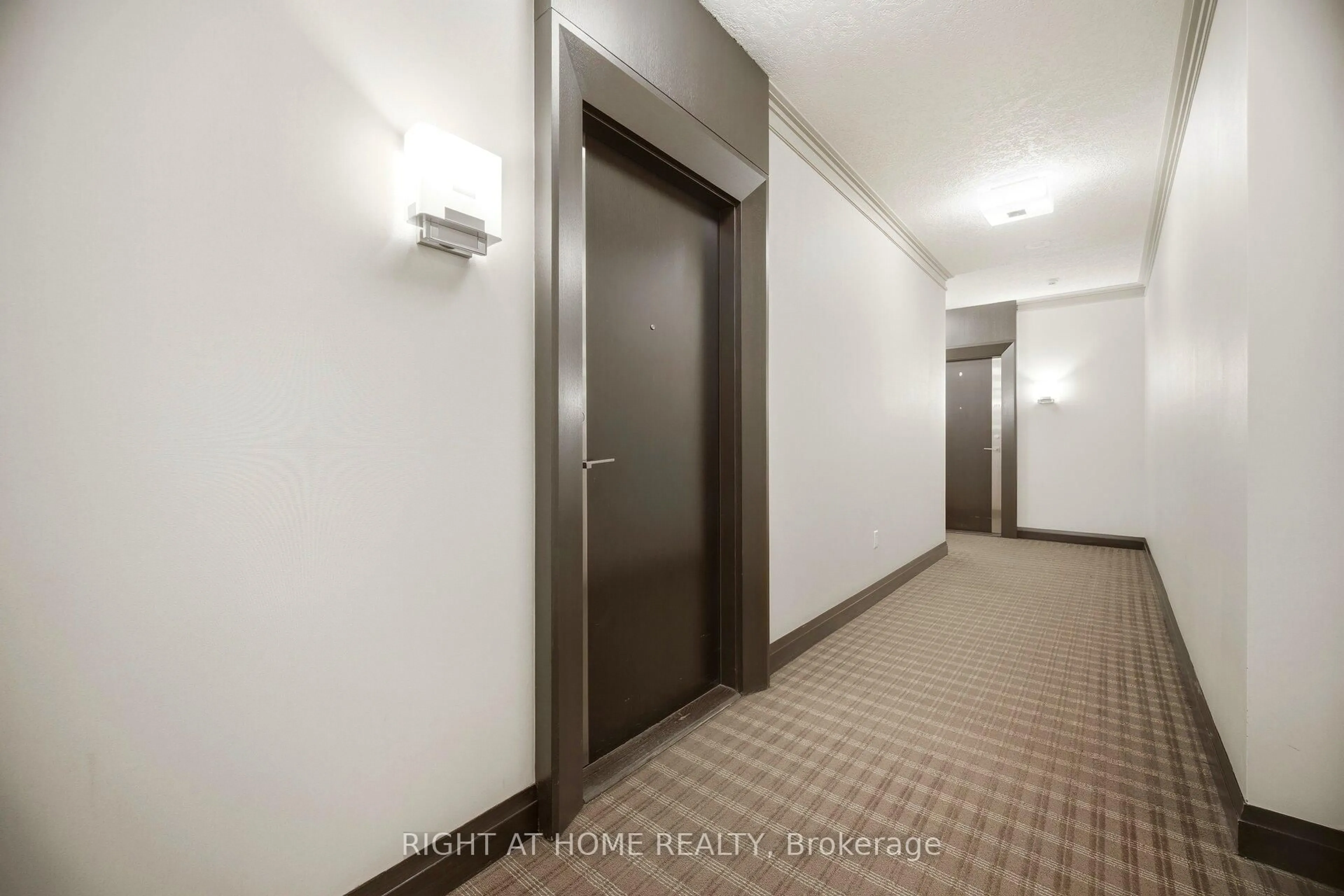 Indoor foyer for 15 Viking Lane #307, Toronto Ontario M9B 0A4