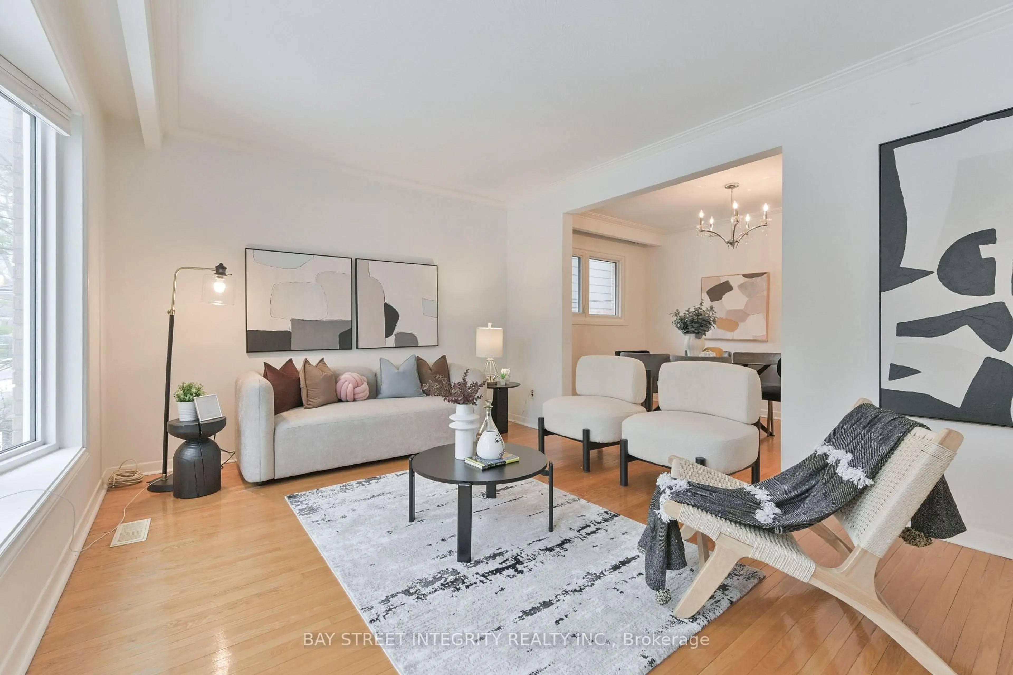 Living room with furniture, unknown for 391 Maple Ave, Oakville Ontario L6J 2J1