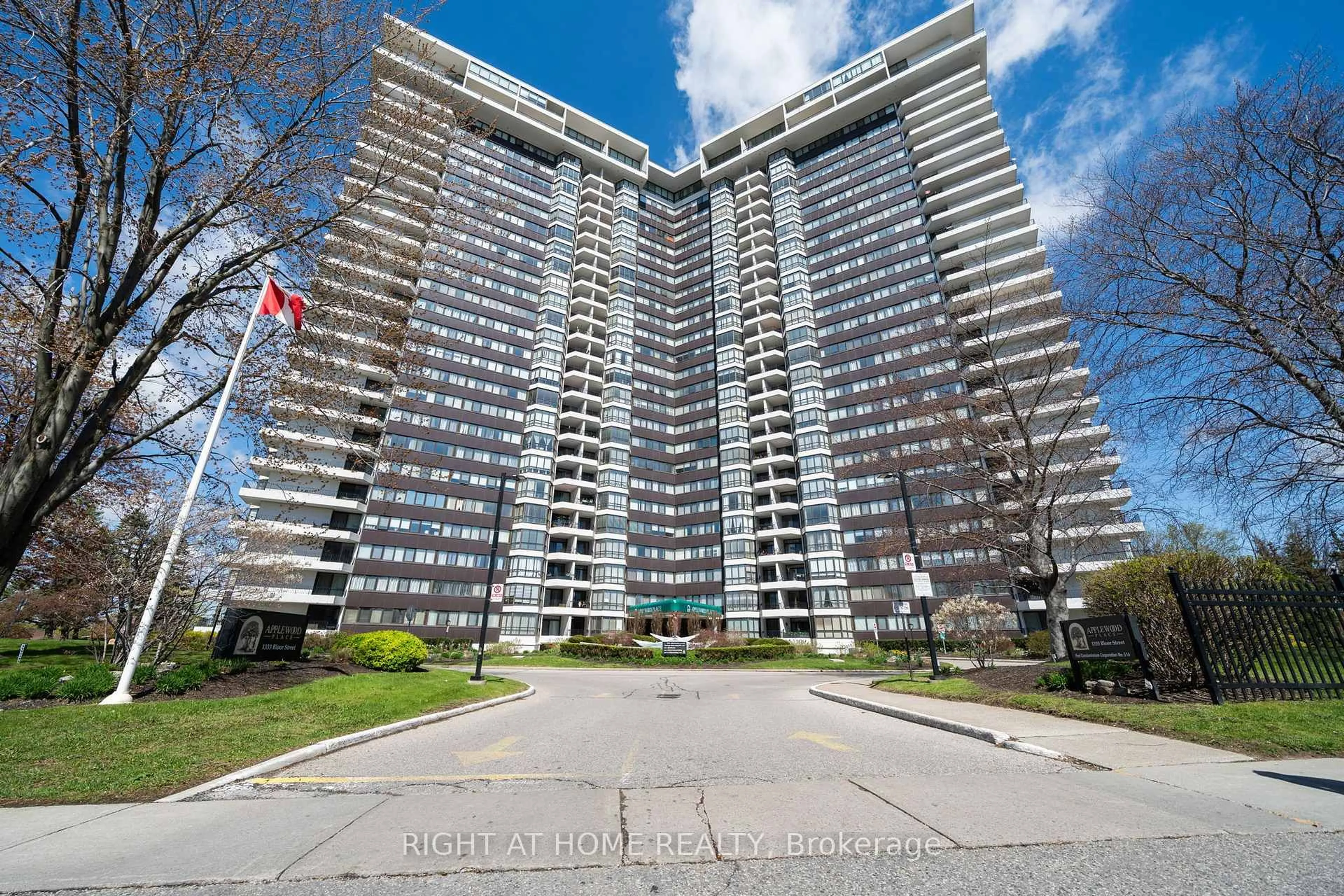 Unknown for 1333 Bloor St #1107, Mississauga Ontario L4Y 3T6