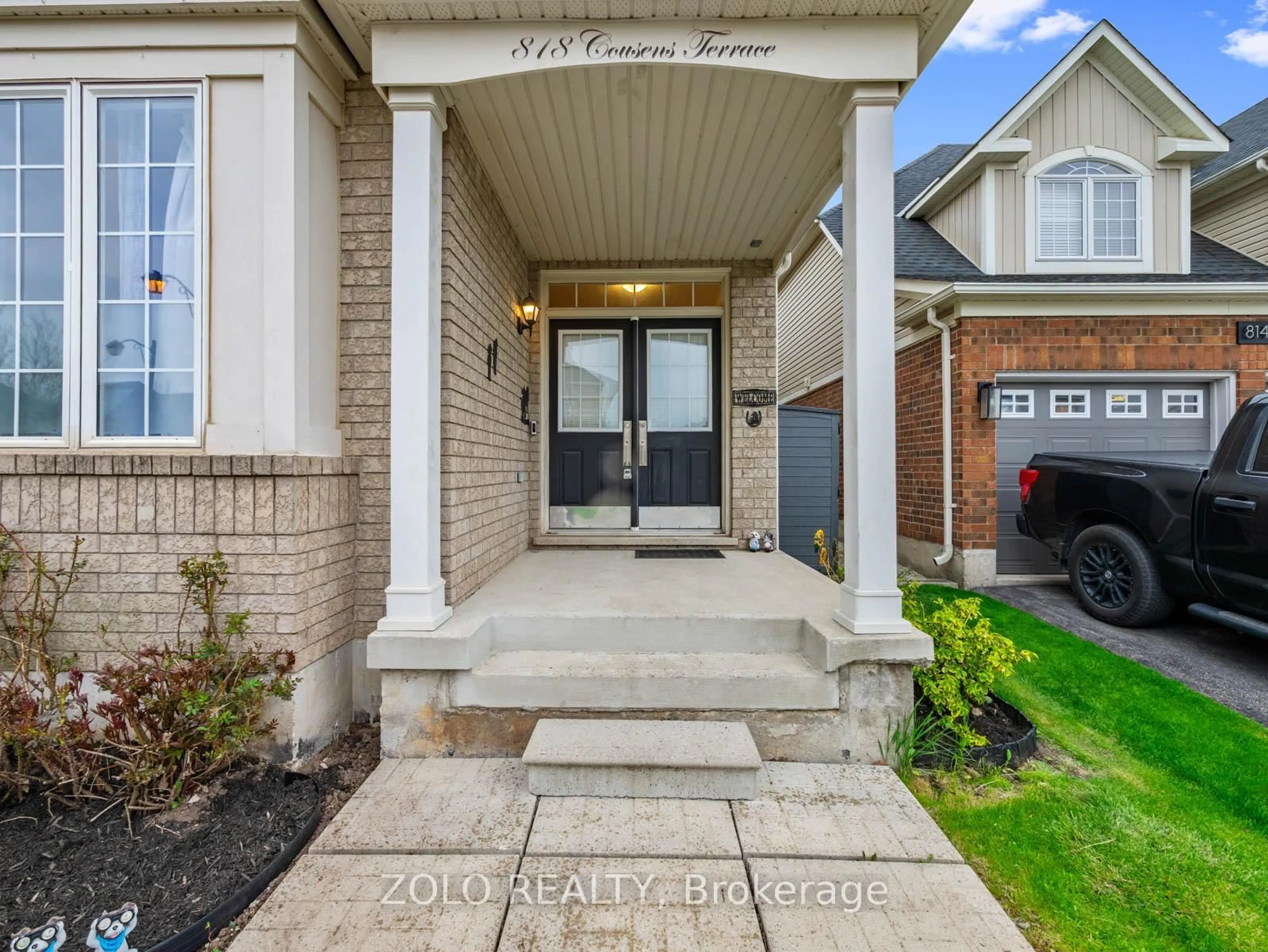 Indoor entryway for 818 Cousens Terr, Milton Ontario L9T 0G1